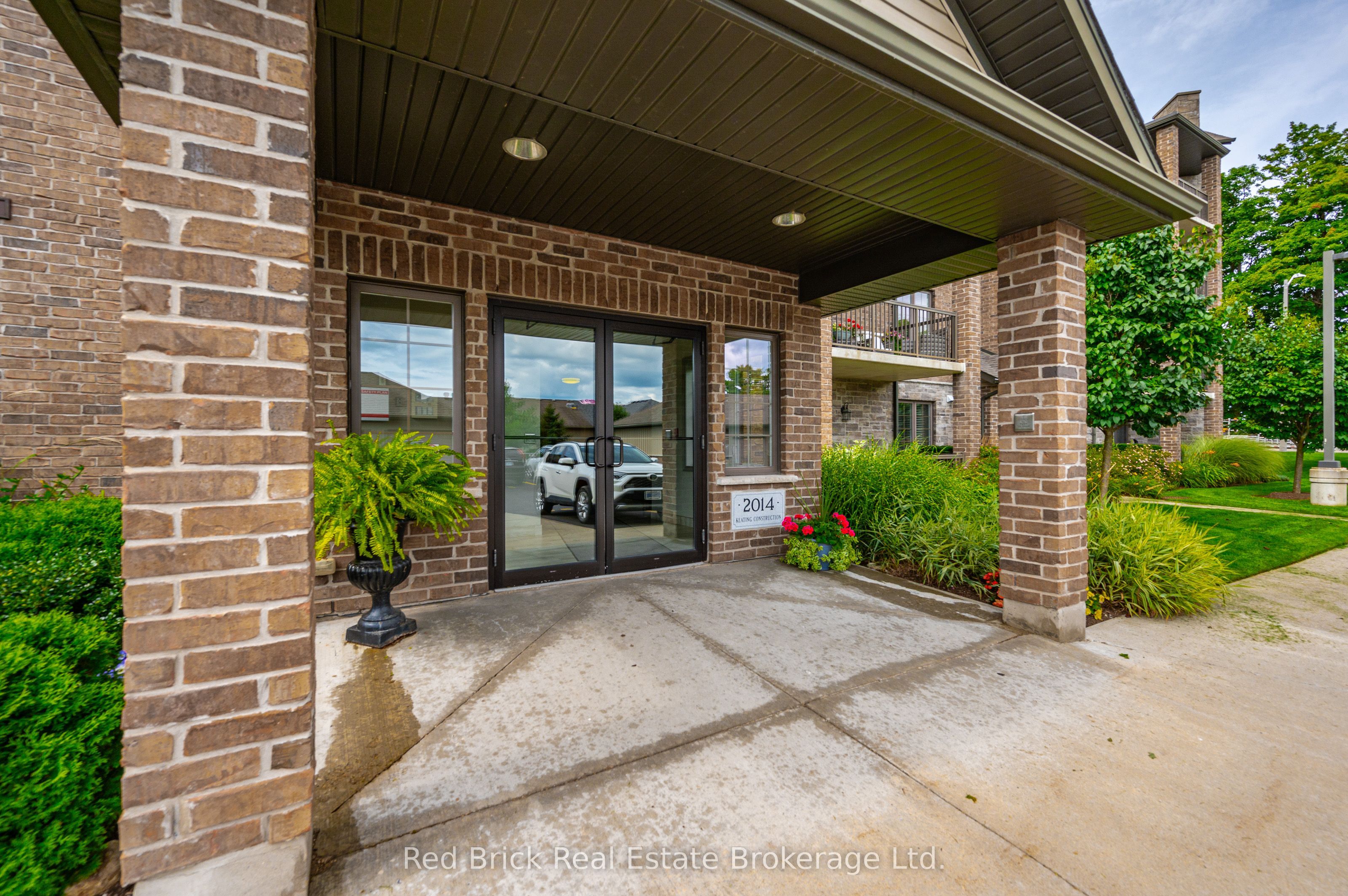 6492 GERRIE Road 207