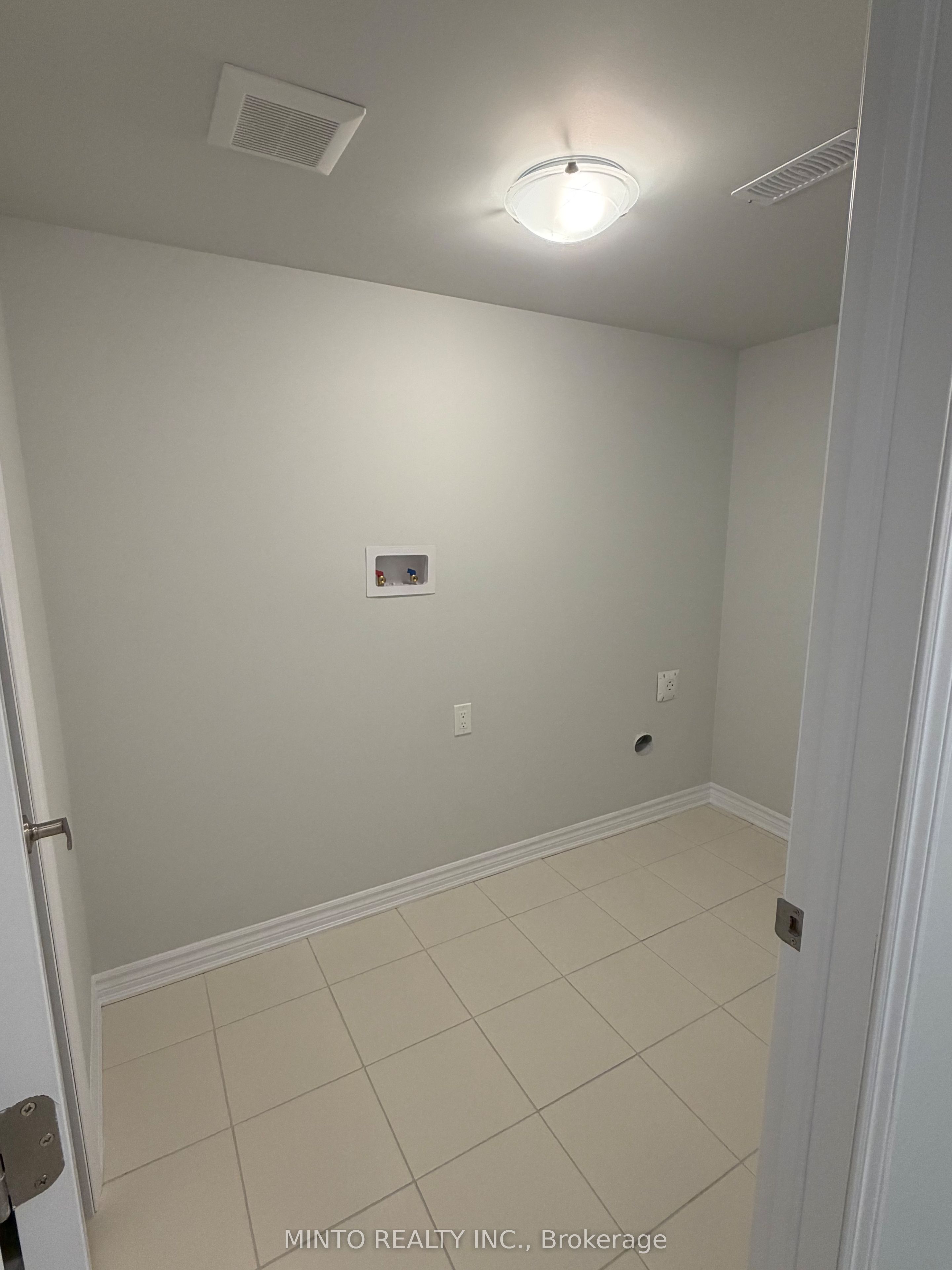 1142 Greentree Path