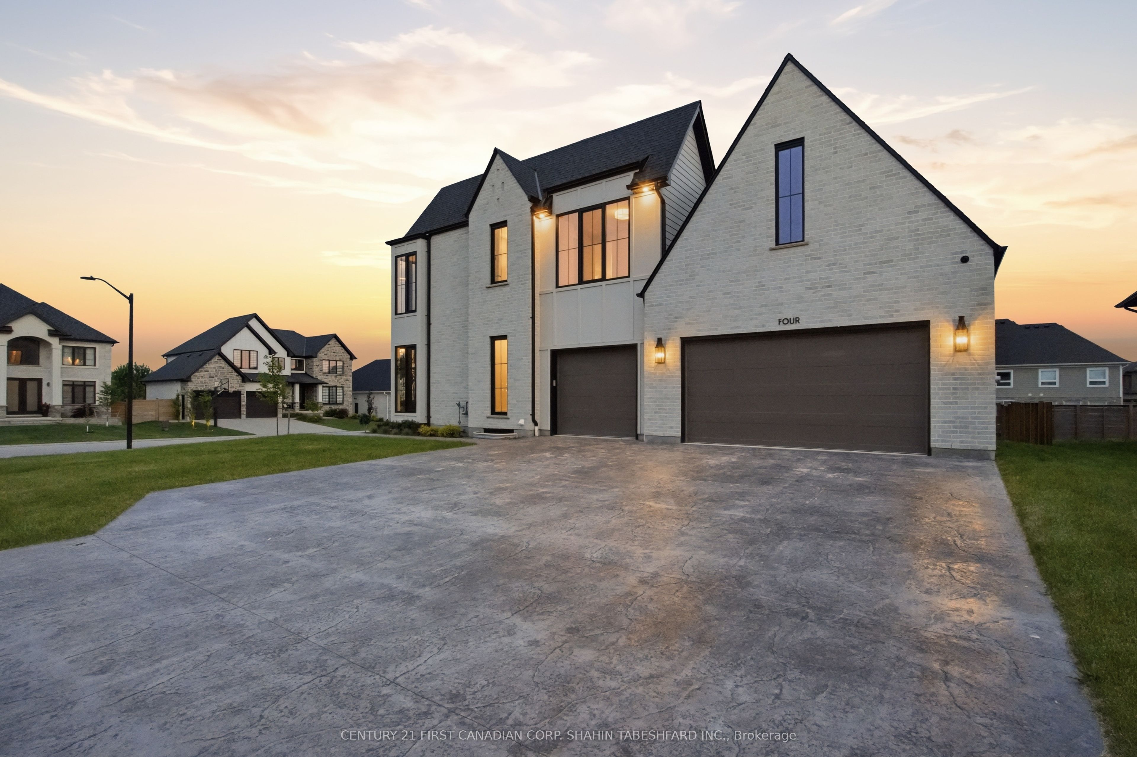 4 Edgeview Crescent