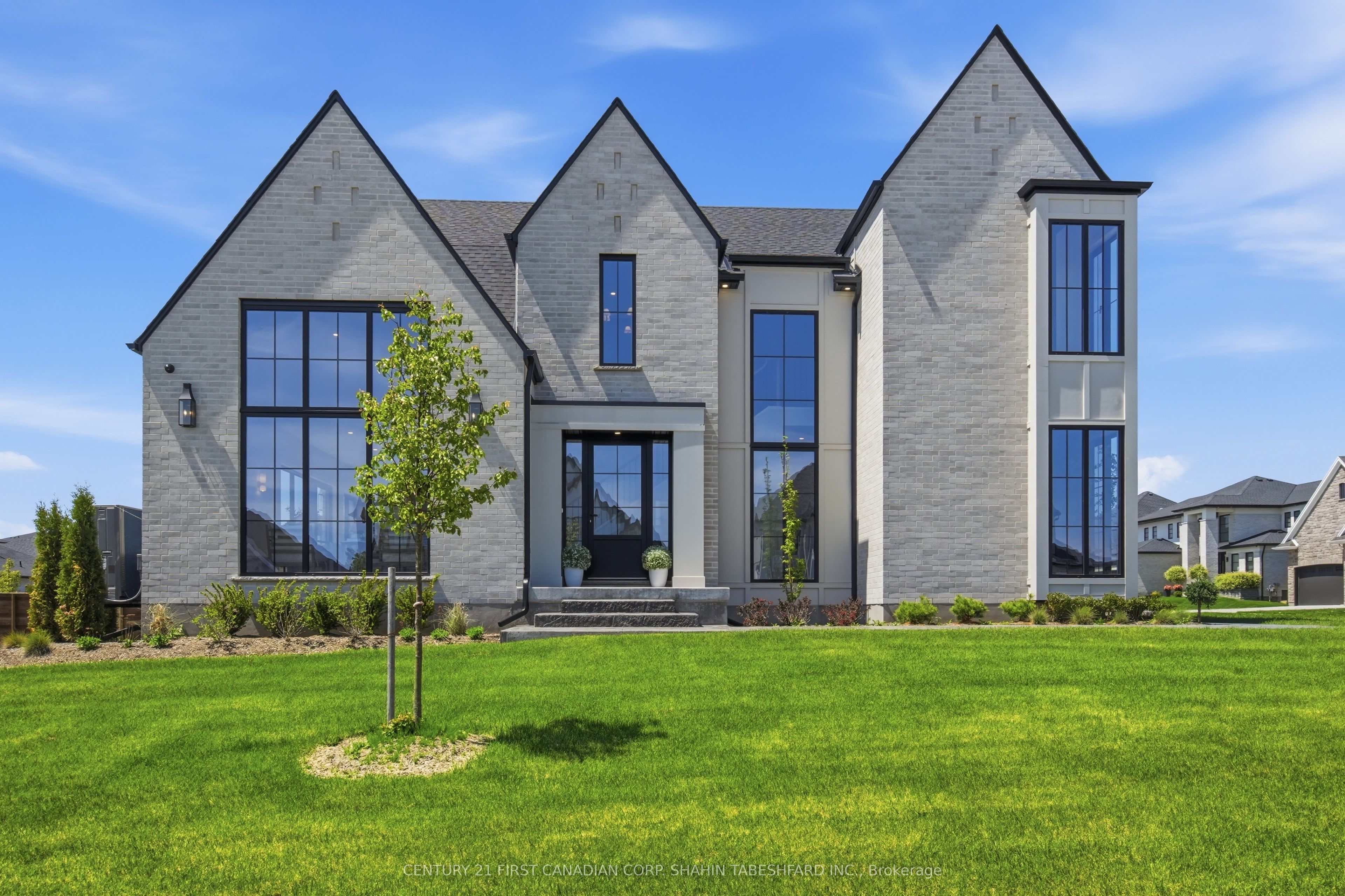 4 Edgeview Crescent