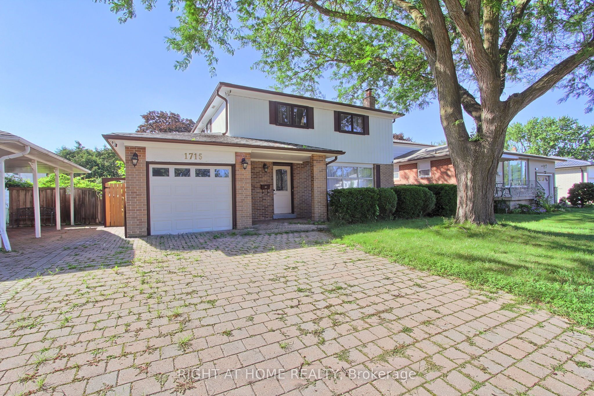 1715 Oberon Crescent
