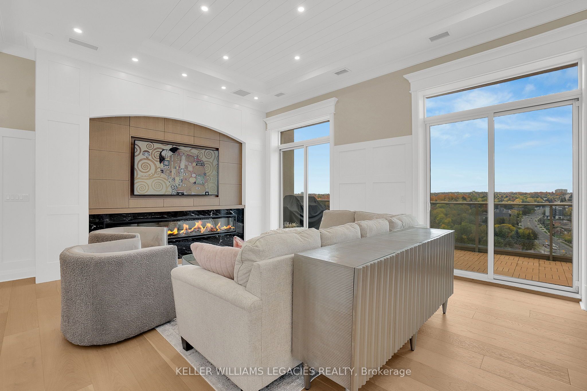 223 Erb Street W 1202