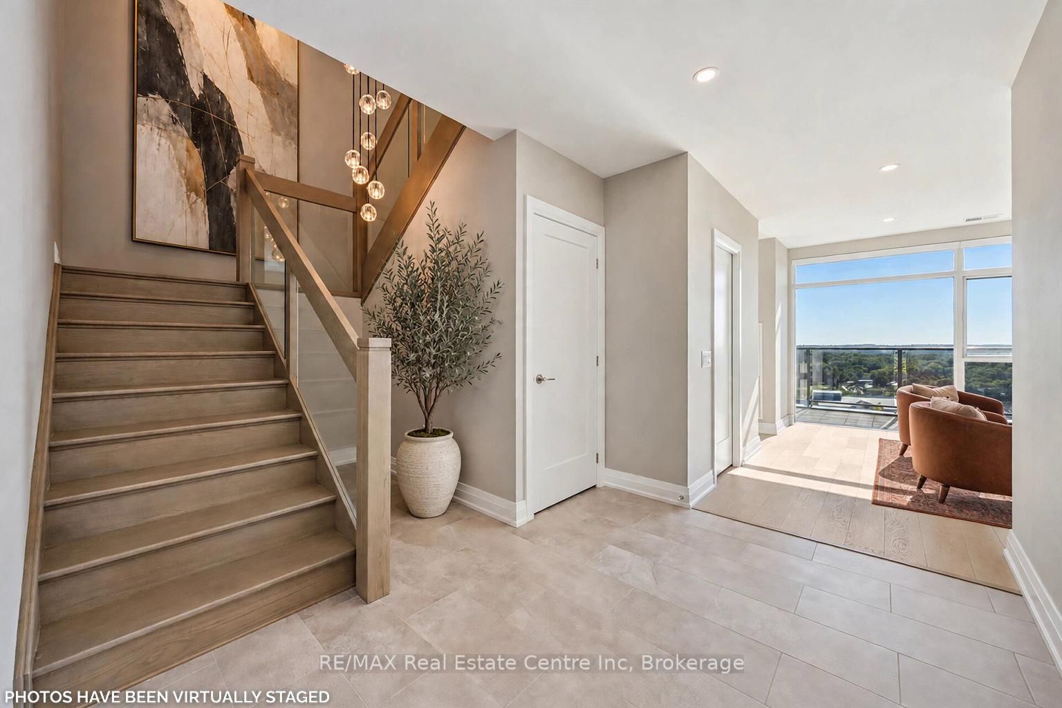 71 Wyndham Street S 1104