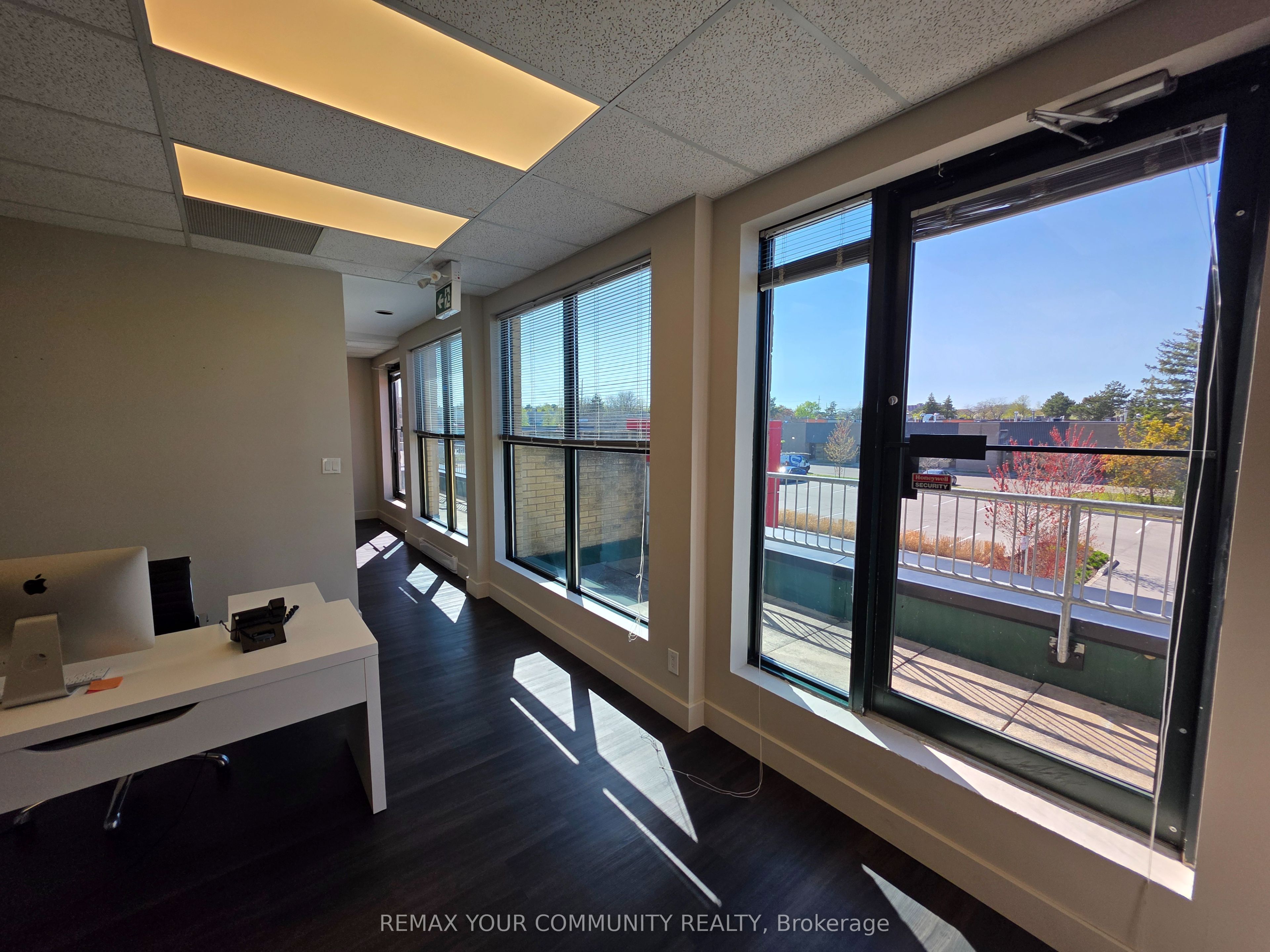 2155 Dunwin Drive Dr 31-32