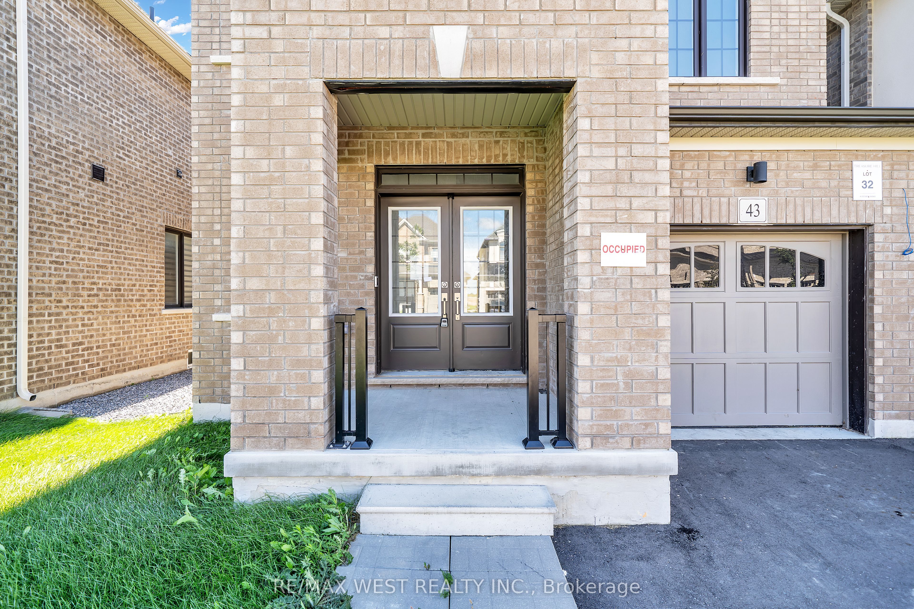 43 Ed Ewert Avenue