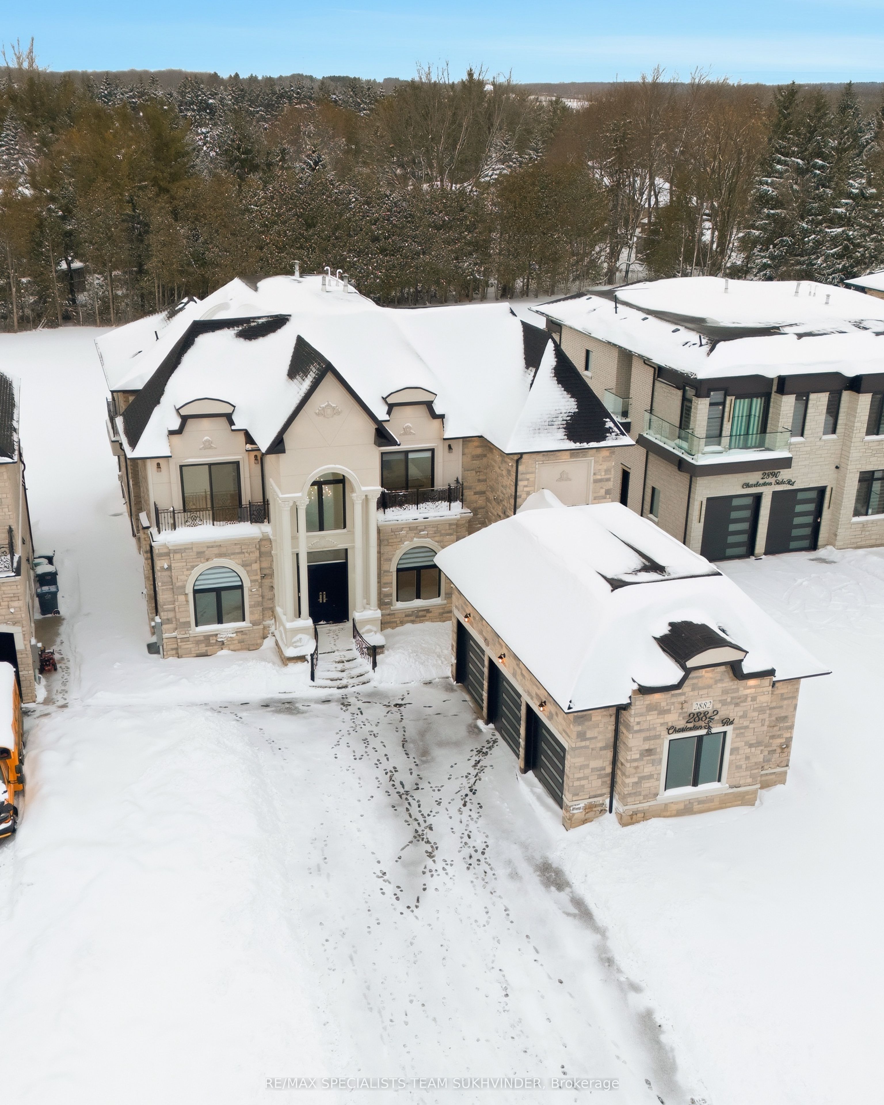 2882 Charleston Side Road