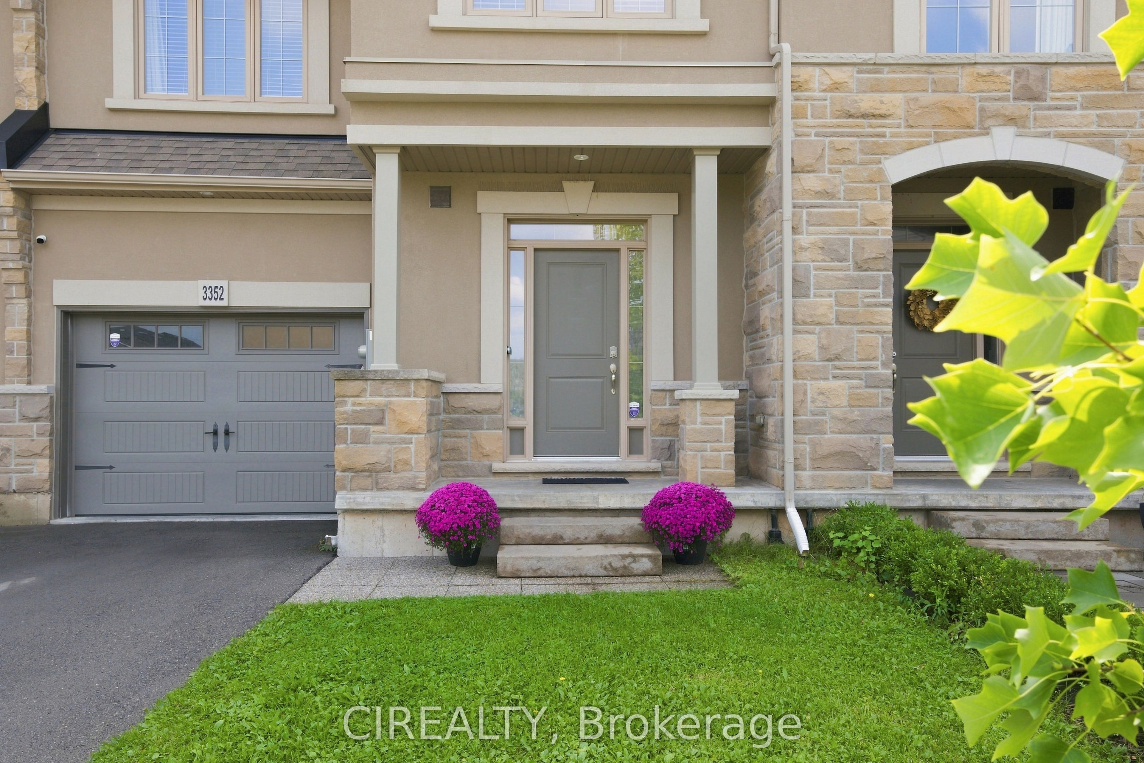 3352 Stalybridge Road