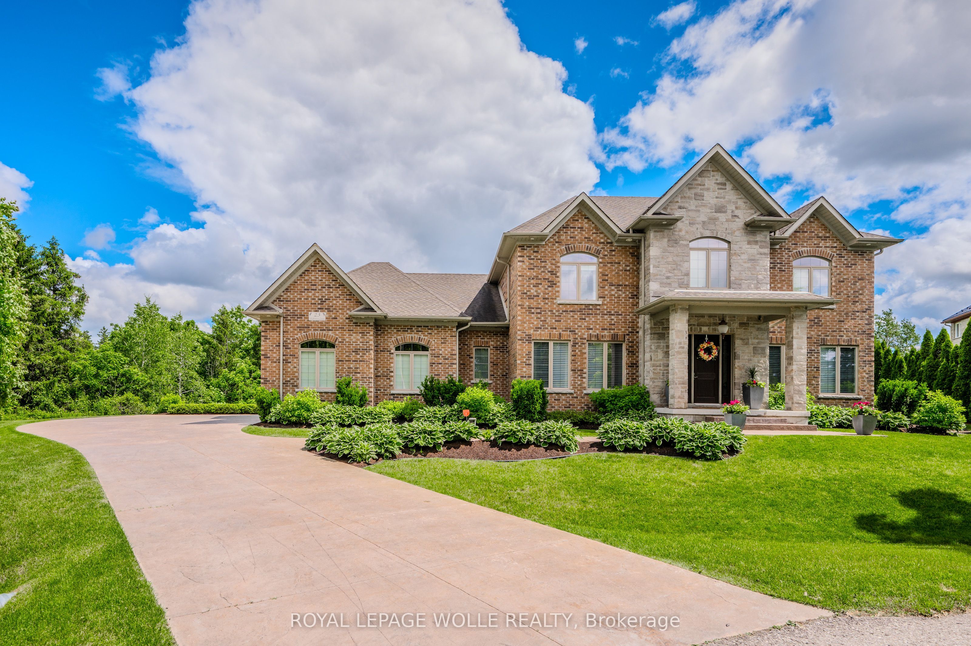 23 Highgrove Court