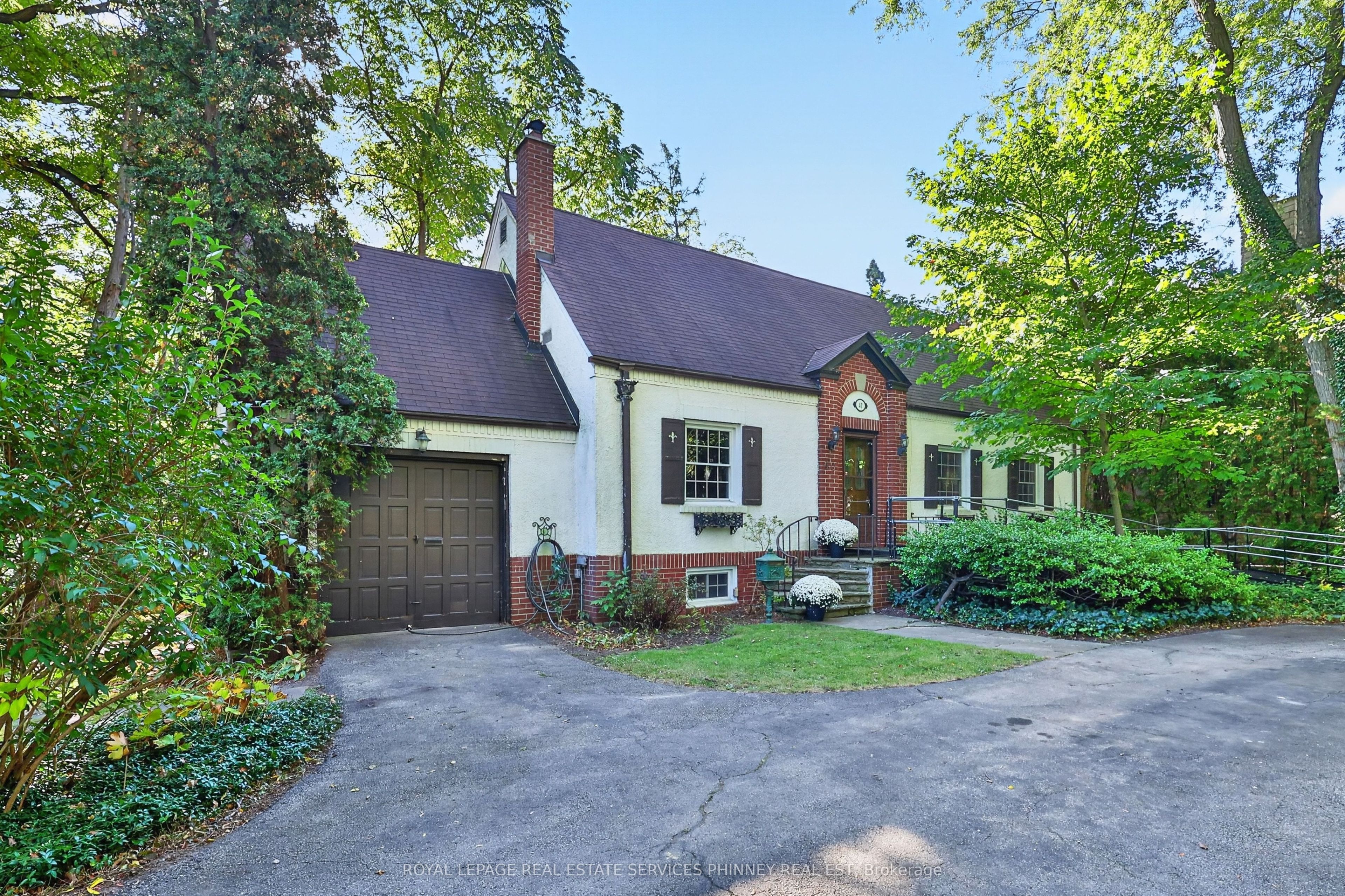 40 Pinewood Trail