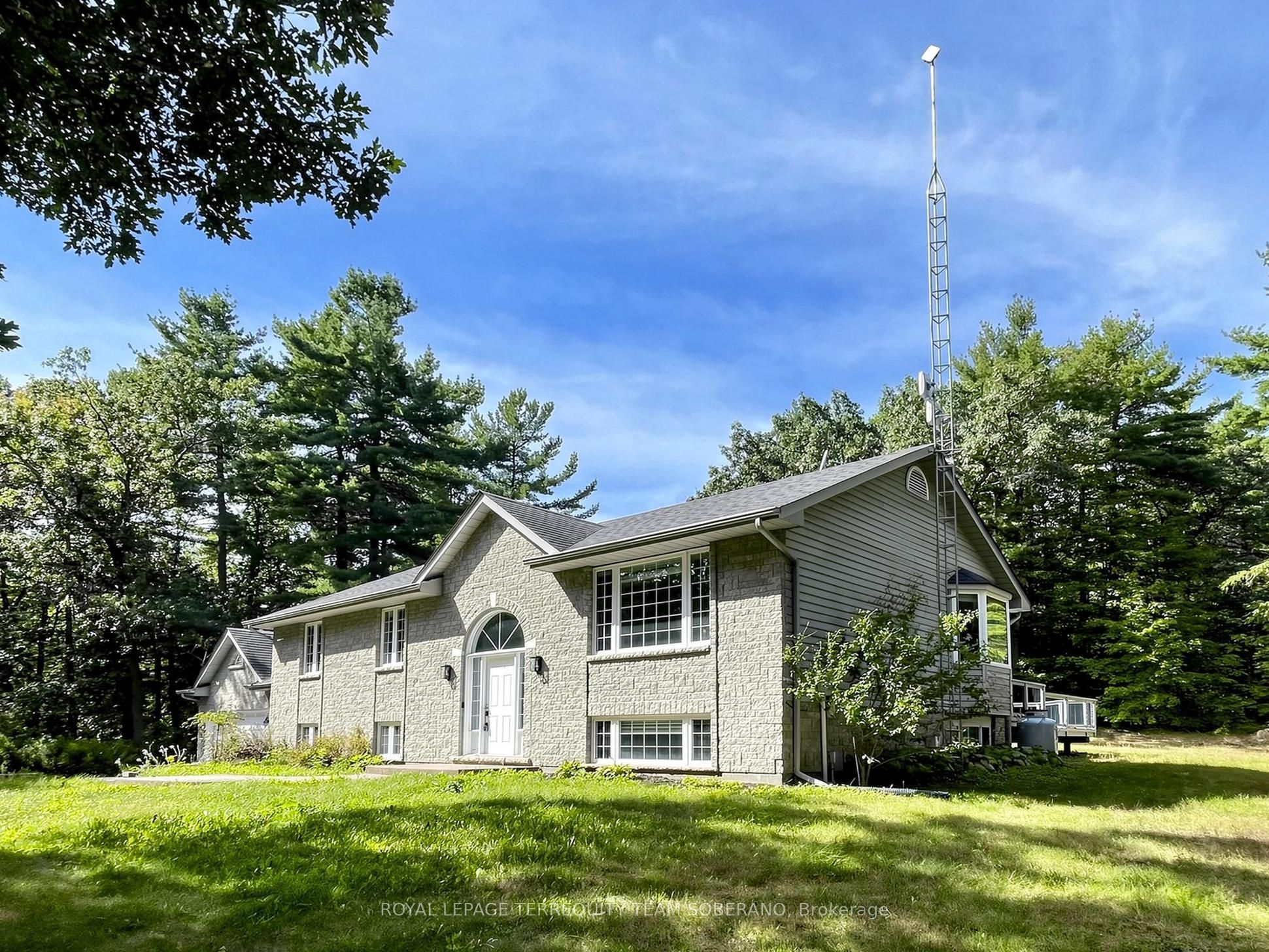 125 White Oaks Avenue