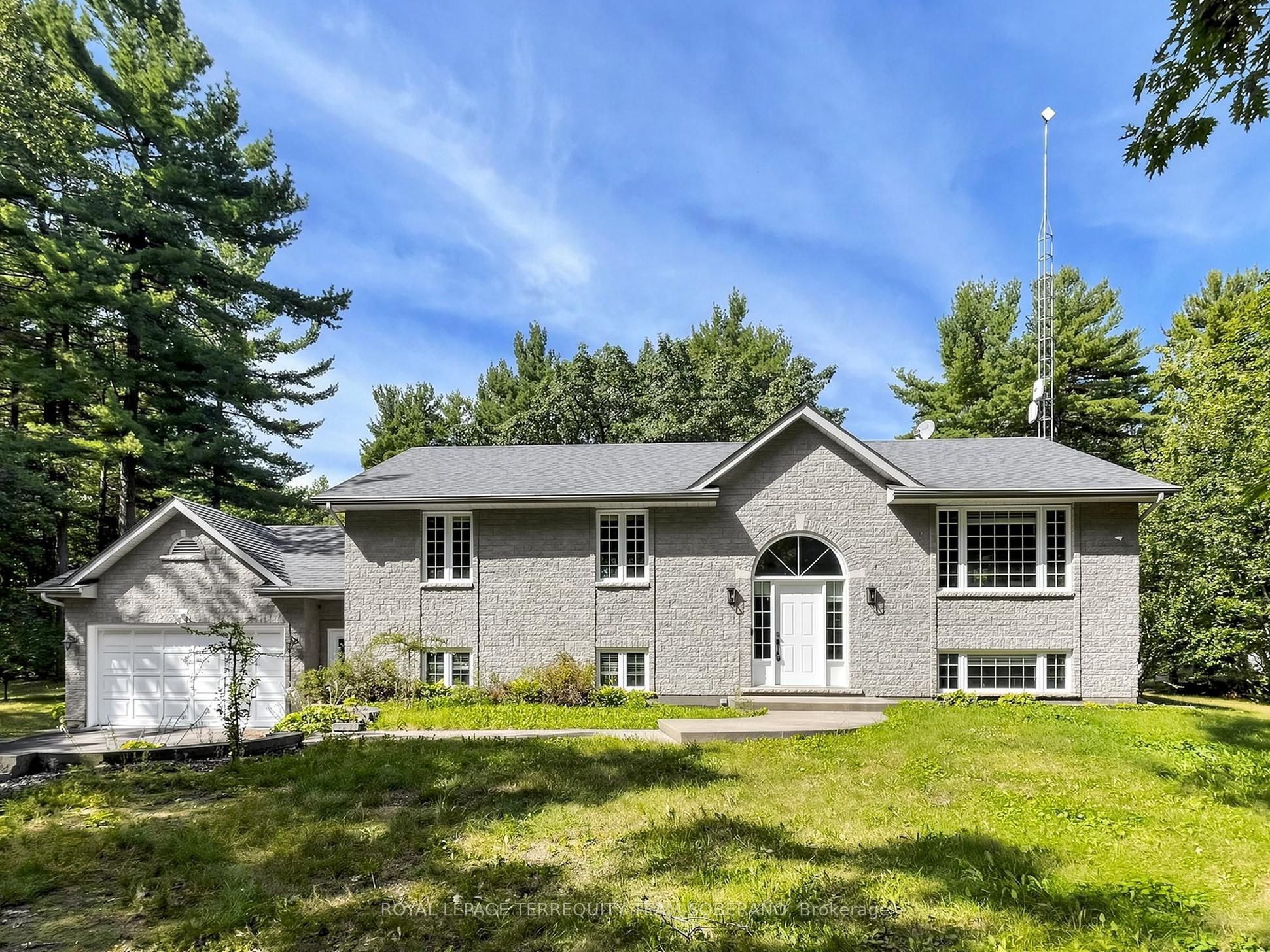 125 White Oaks Avenue