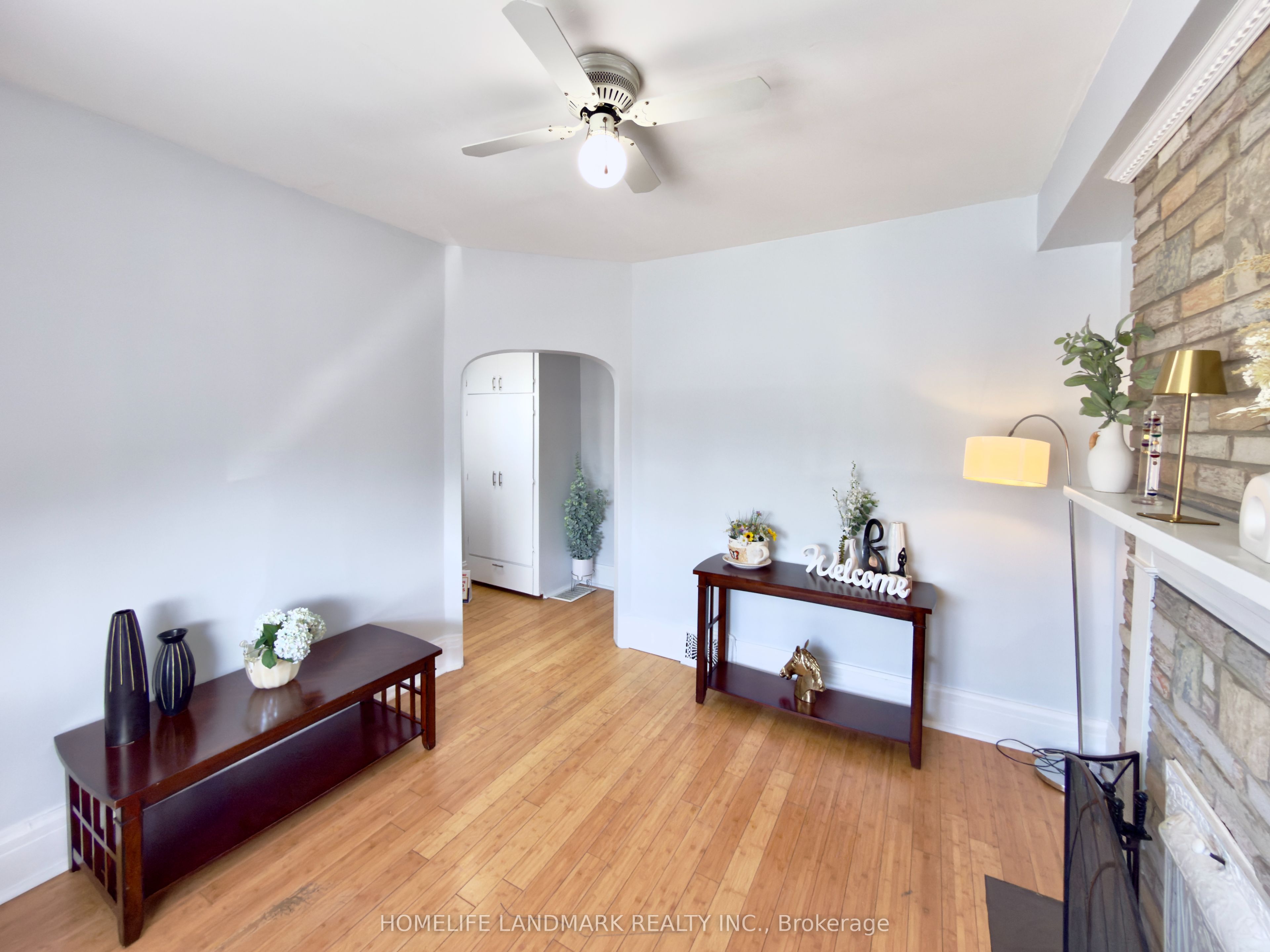 67 Banting Avenue