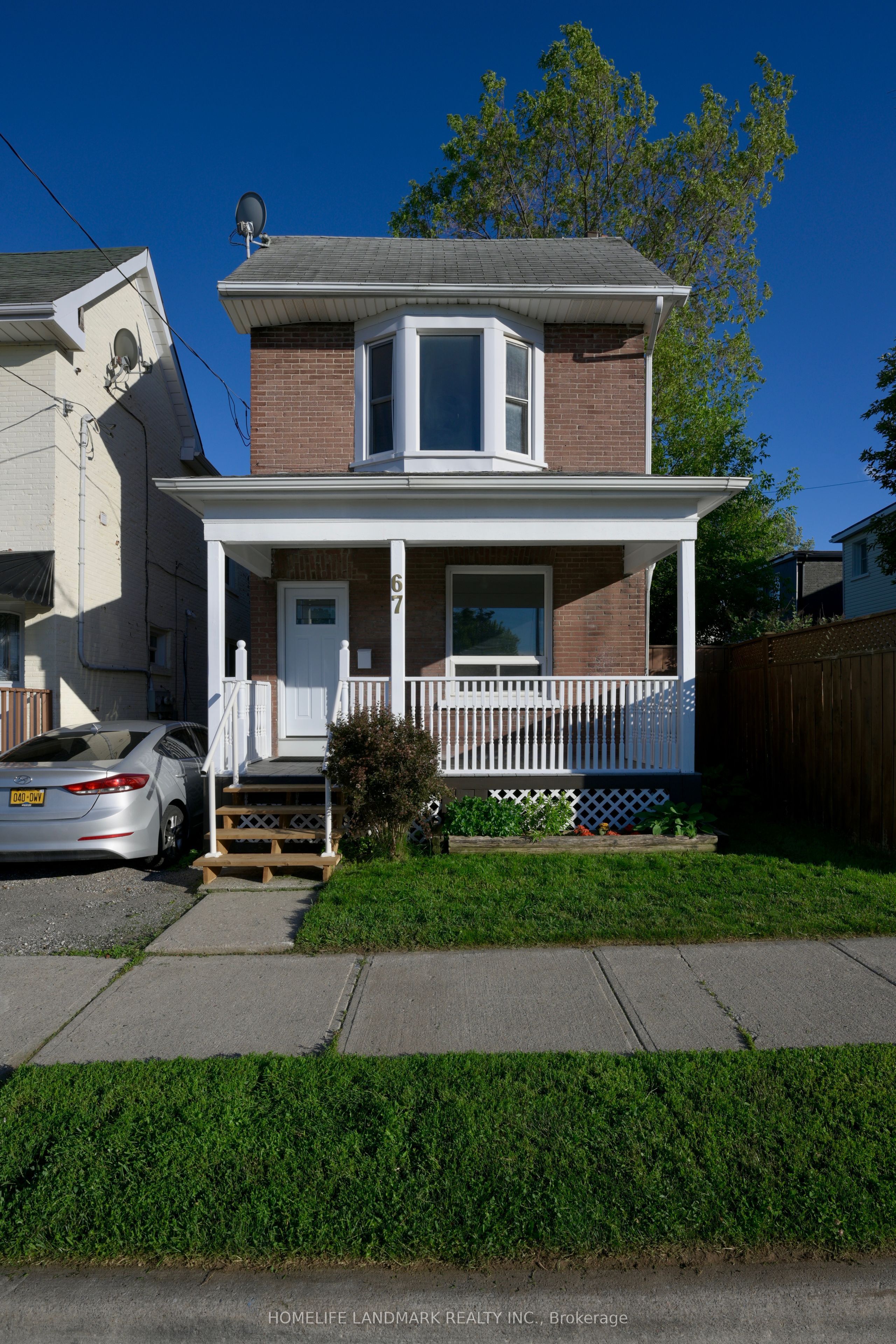 67 Banting Avenue