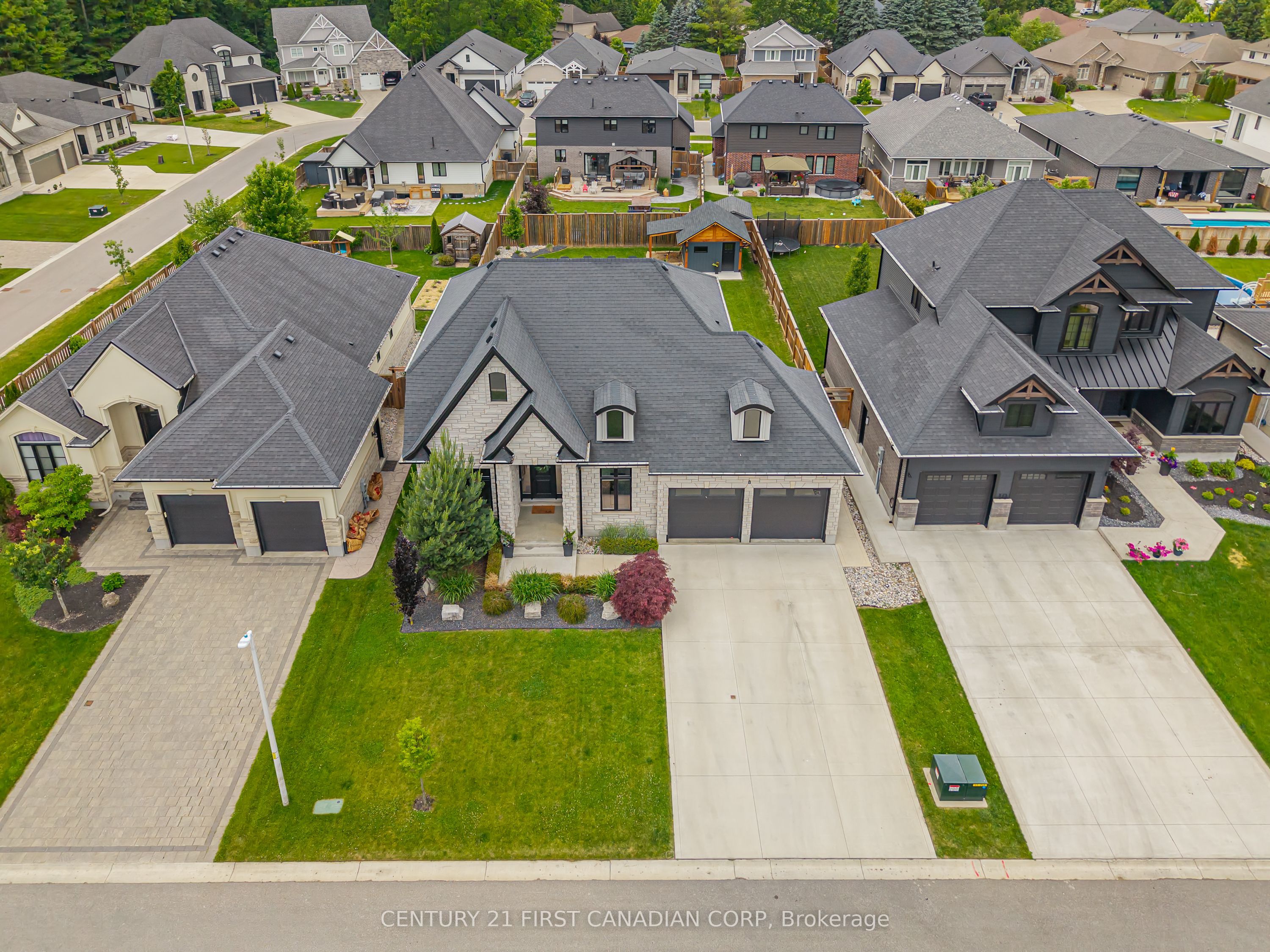 8 Oscar Davis Court