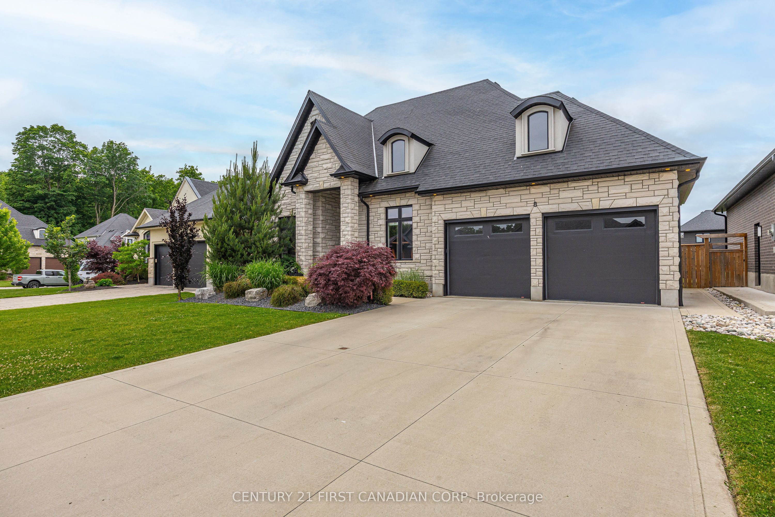 8 Oscar Davis Court