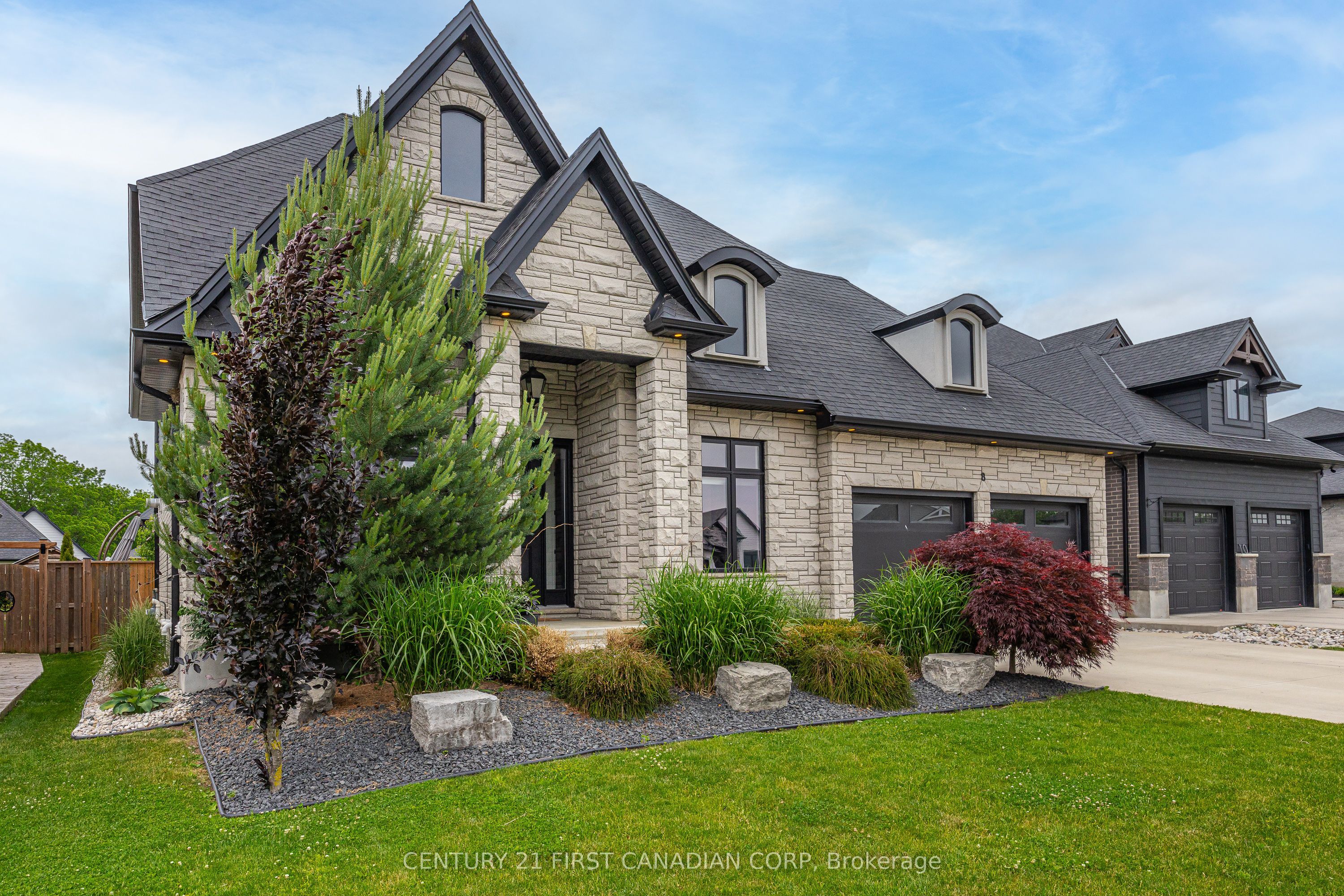 8 Oscar Davis Court
