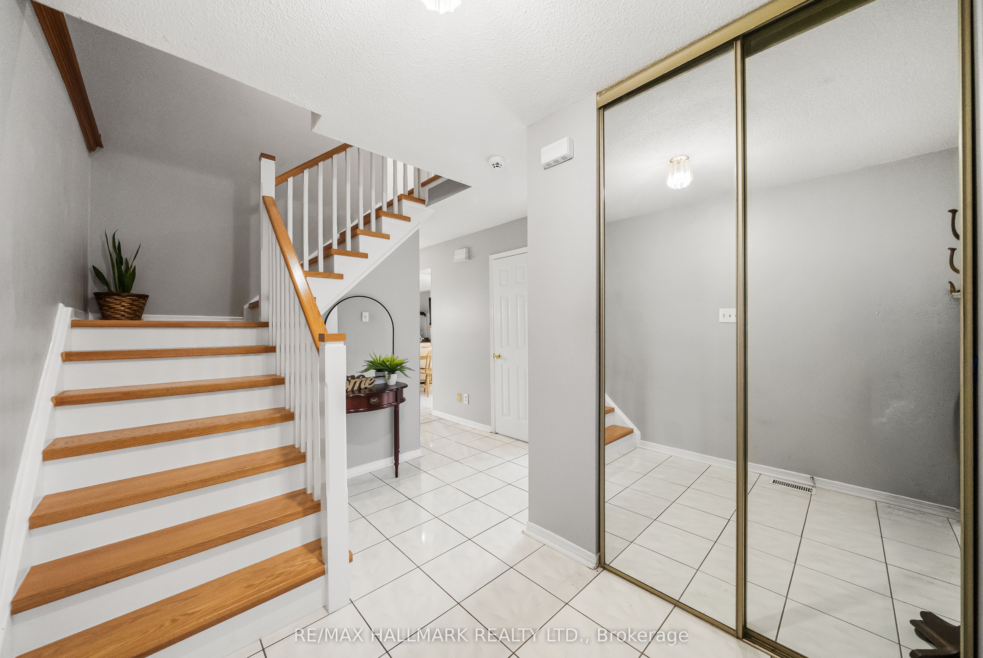 1322 Redwood Lane
