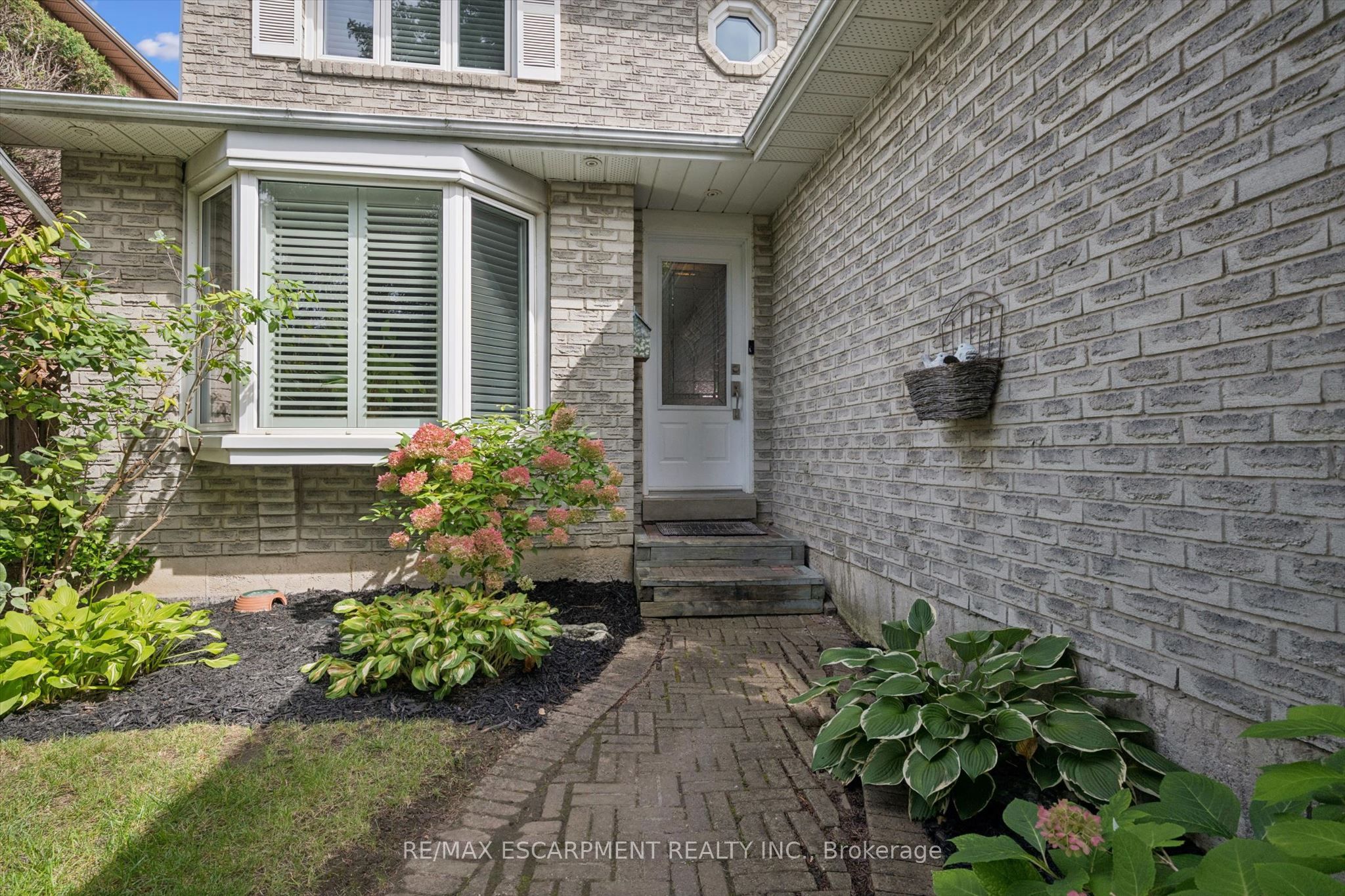 2203 Robin Drive