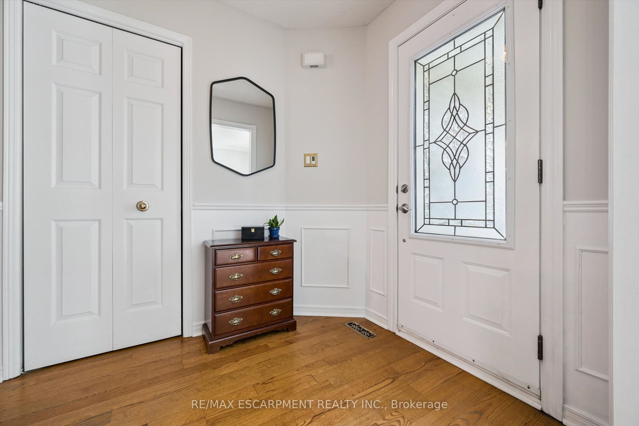 2203 Robin Drive