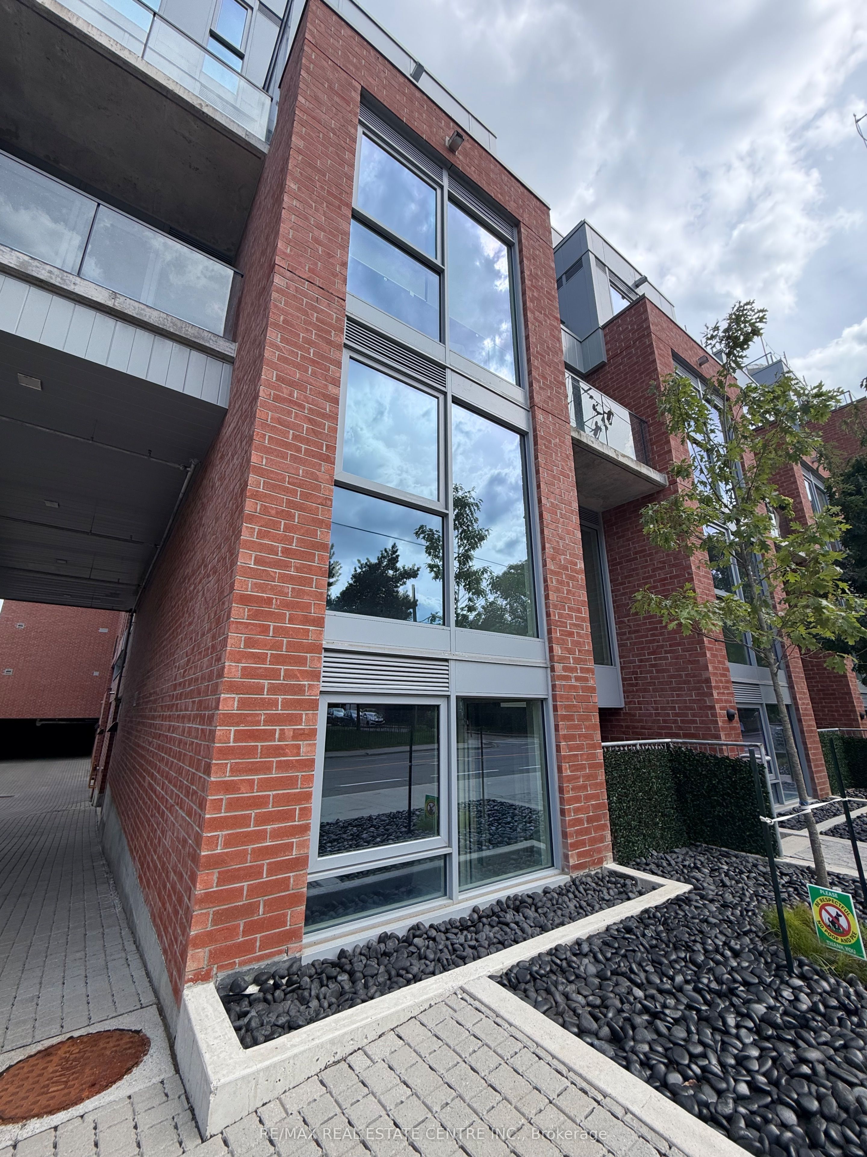 57 Brock Avenue 514
