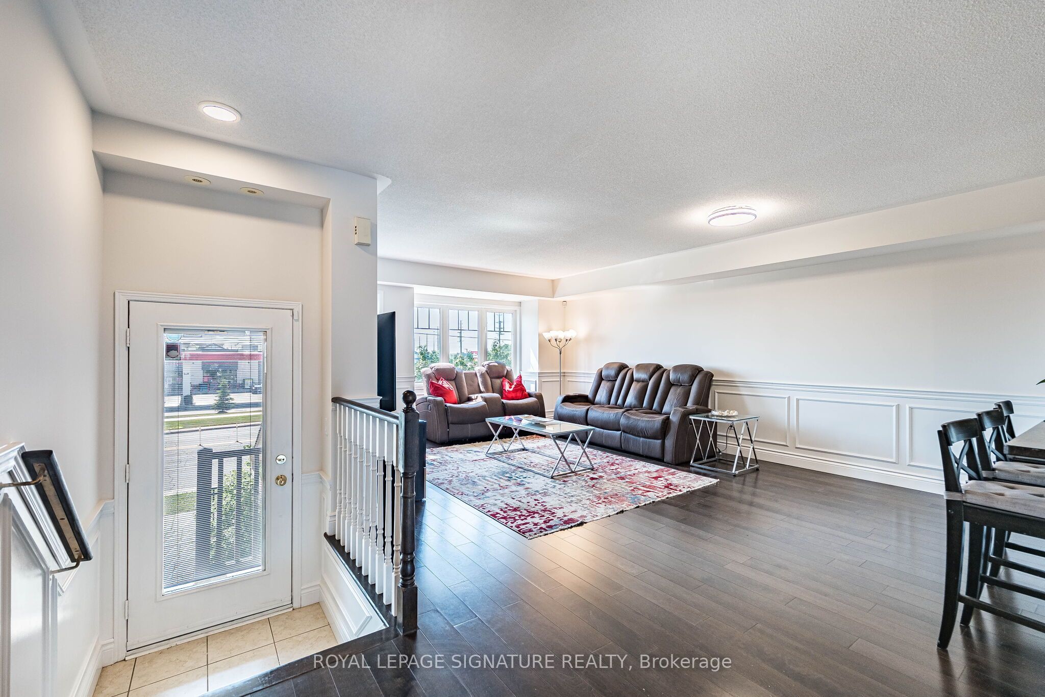 3985 Eglinton Avenue W 17