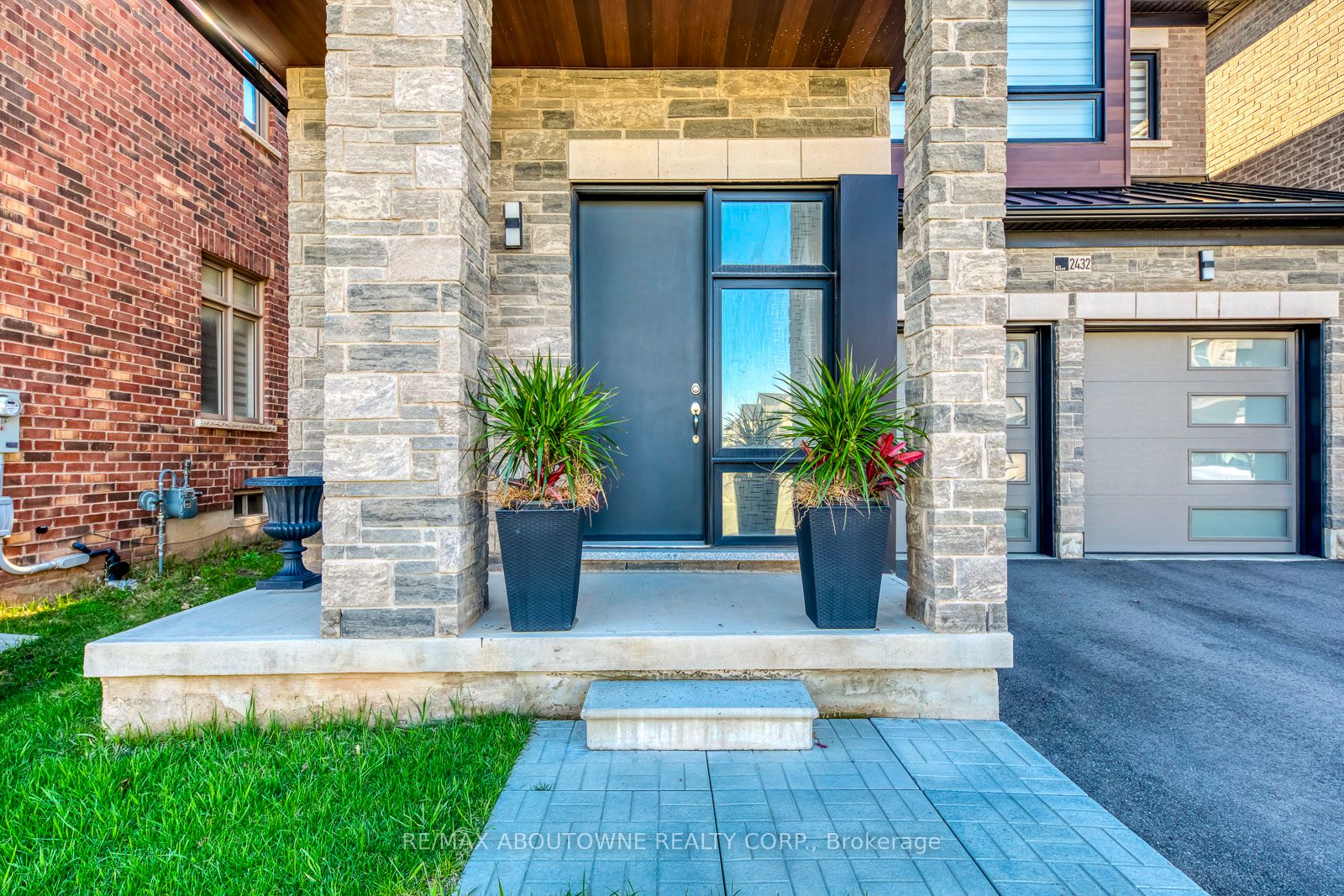 2432 Edward Leaver Trail