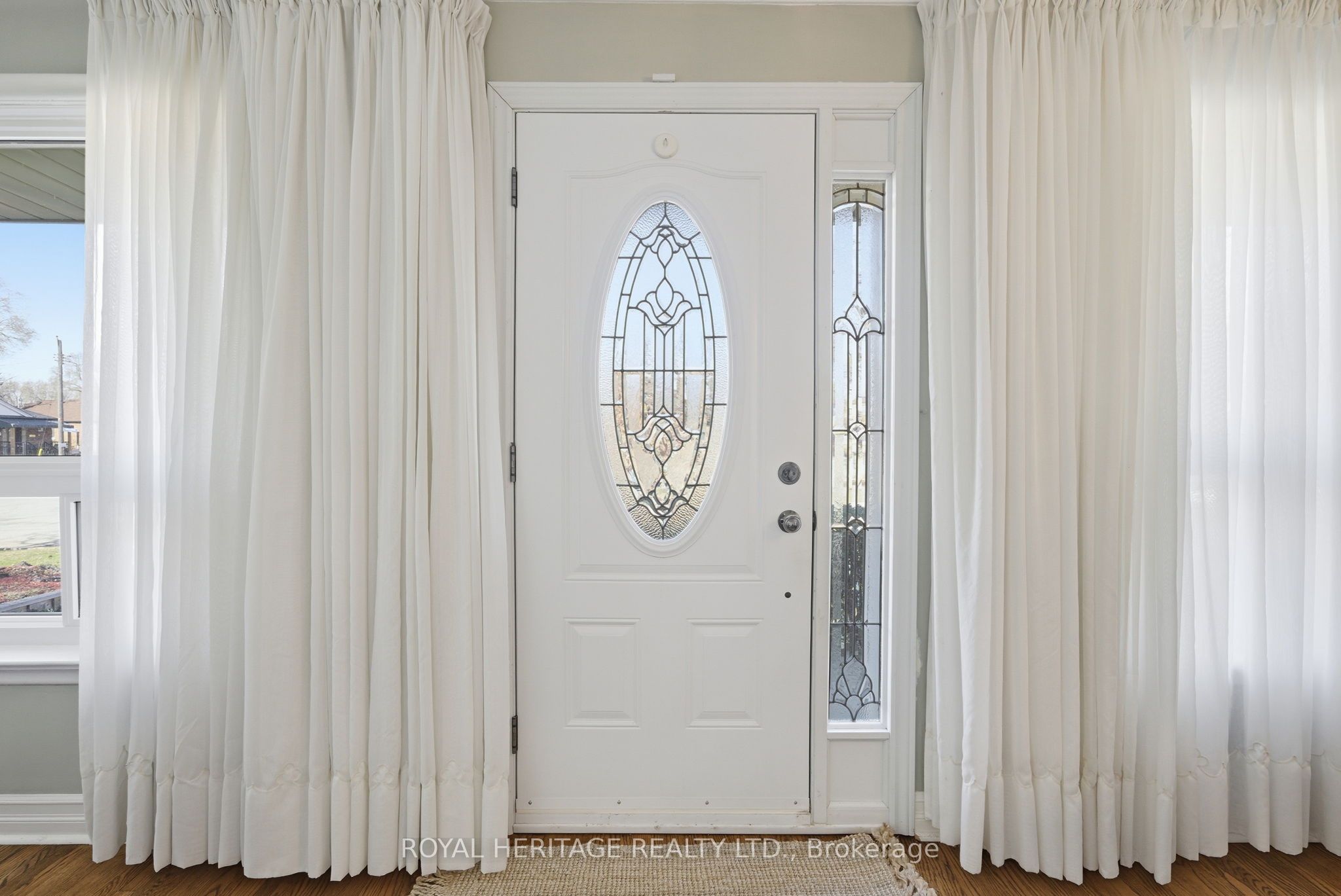 33 Willowhurst Crescent