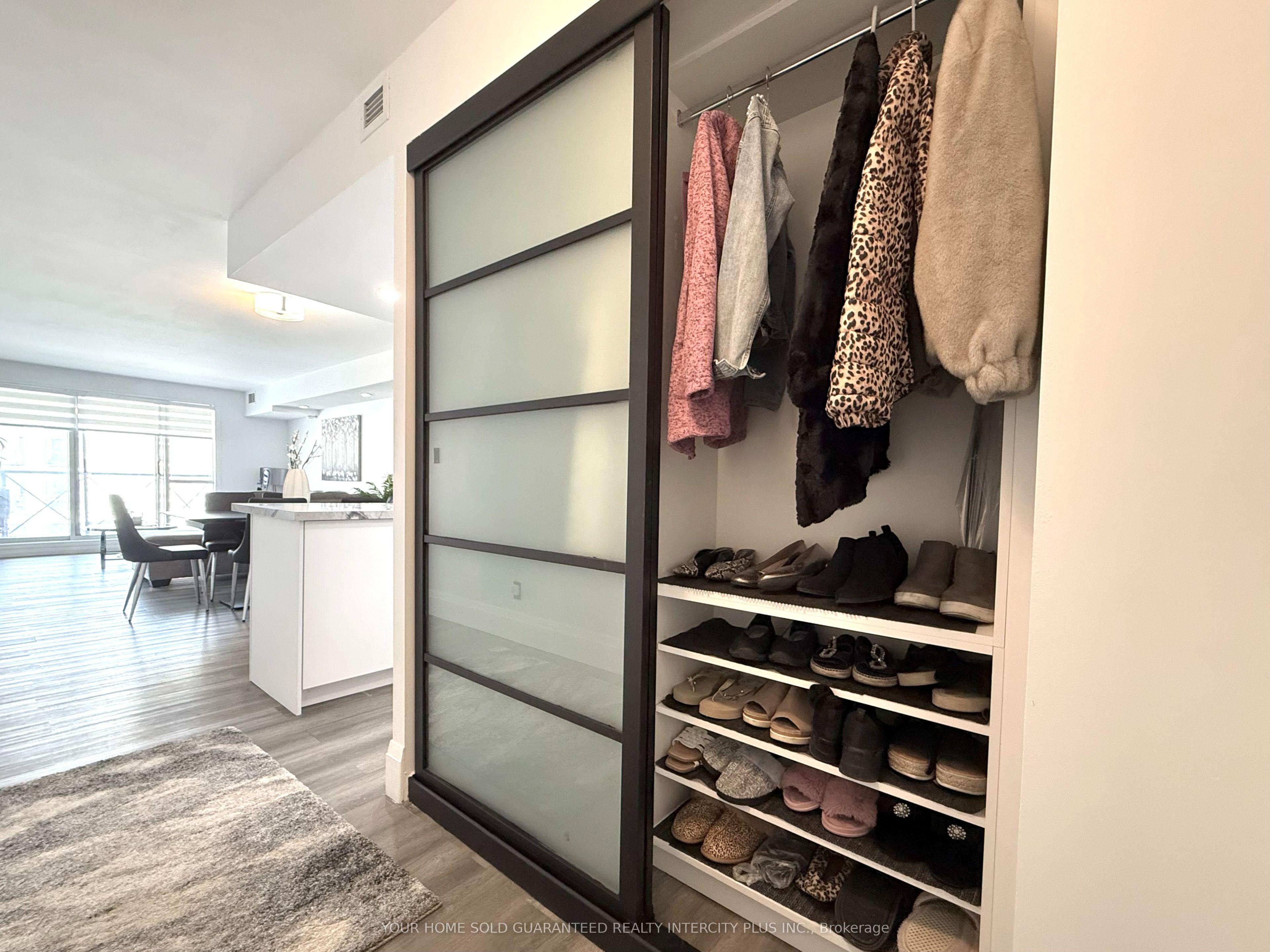 121 Woodbridge Avenue 313