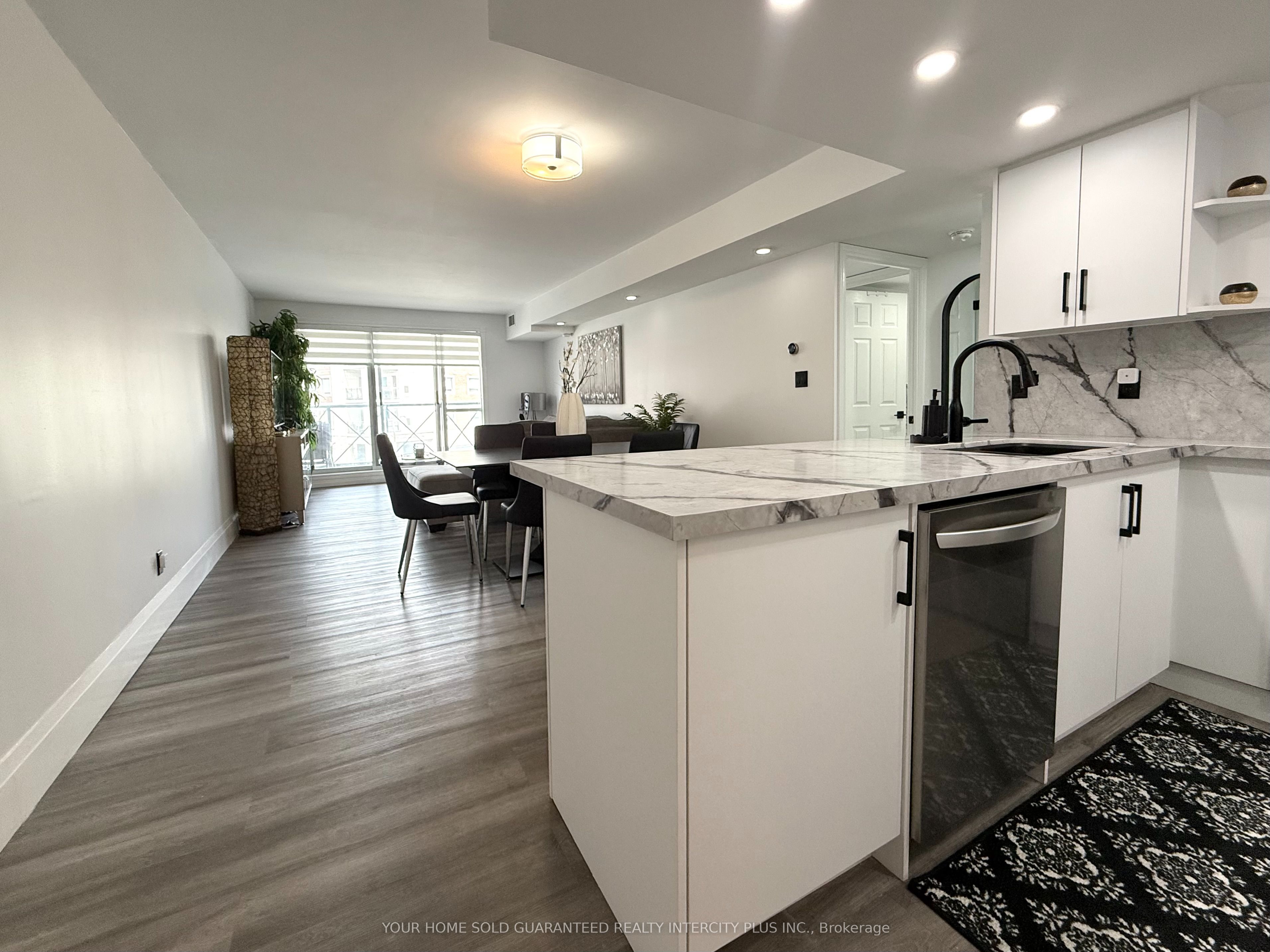 121 Woodbridge Avenue 313