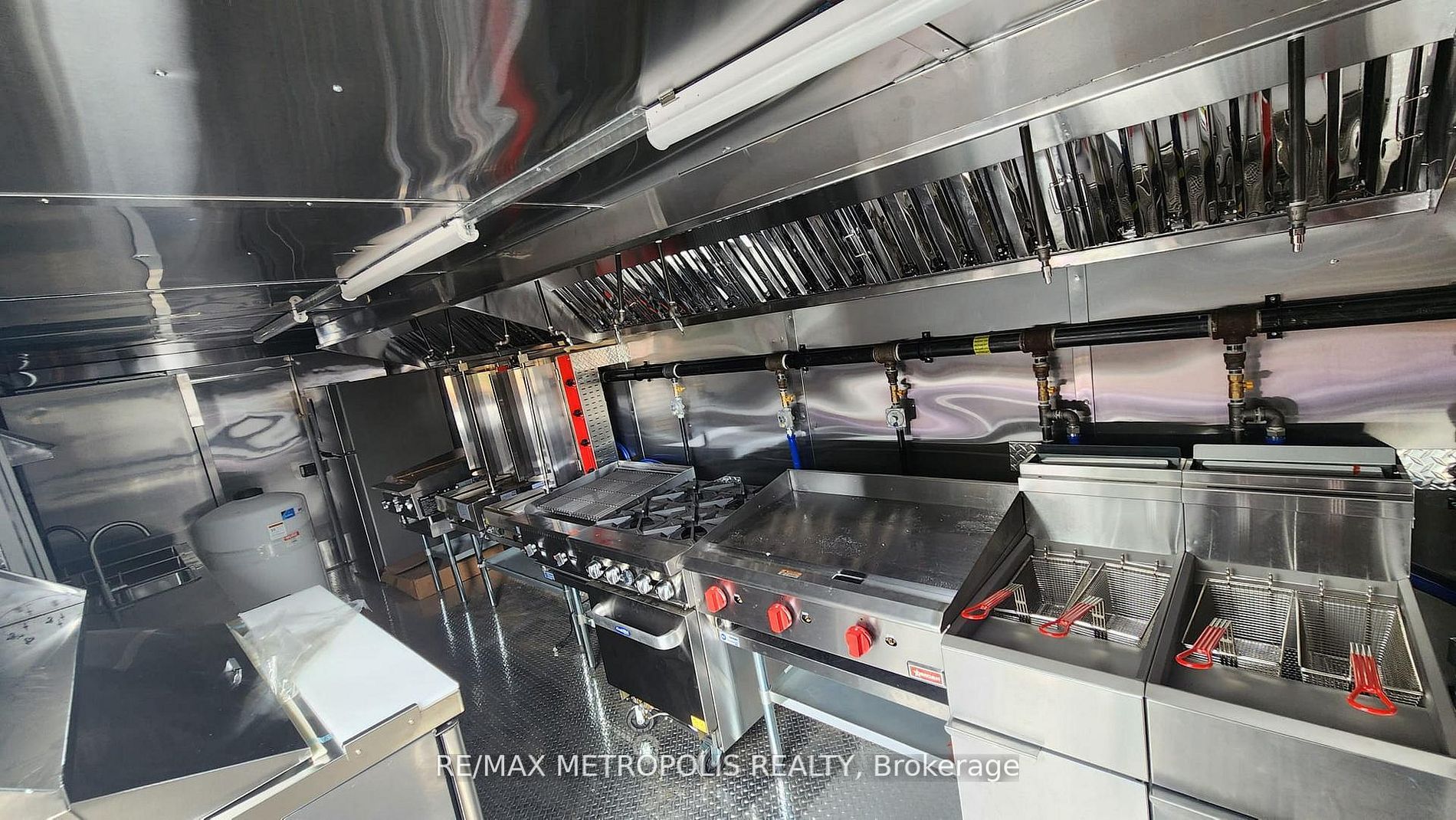 1243 Dundas Street E