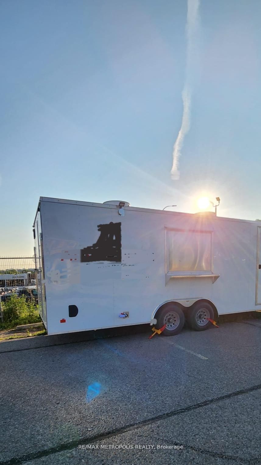 1243 Dundas Street E