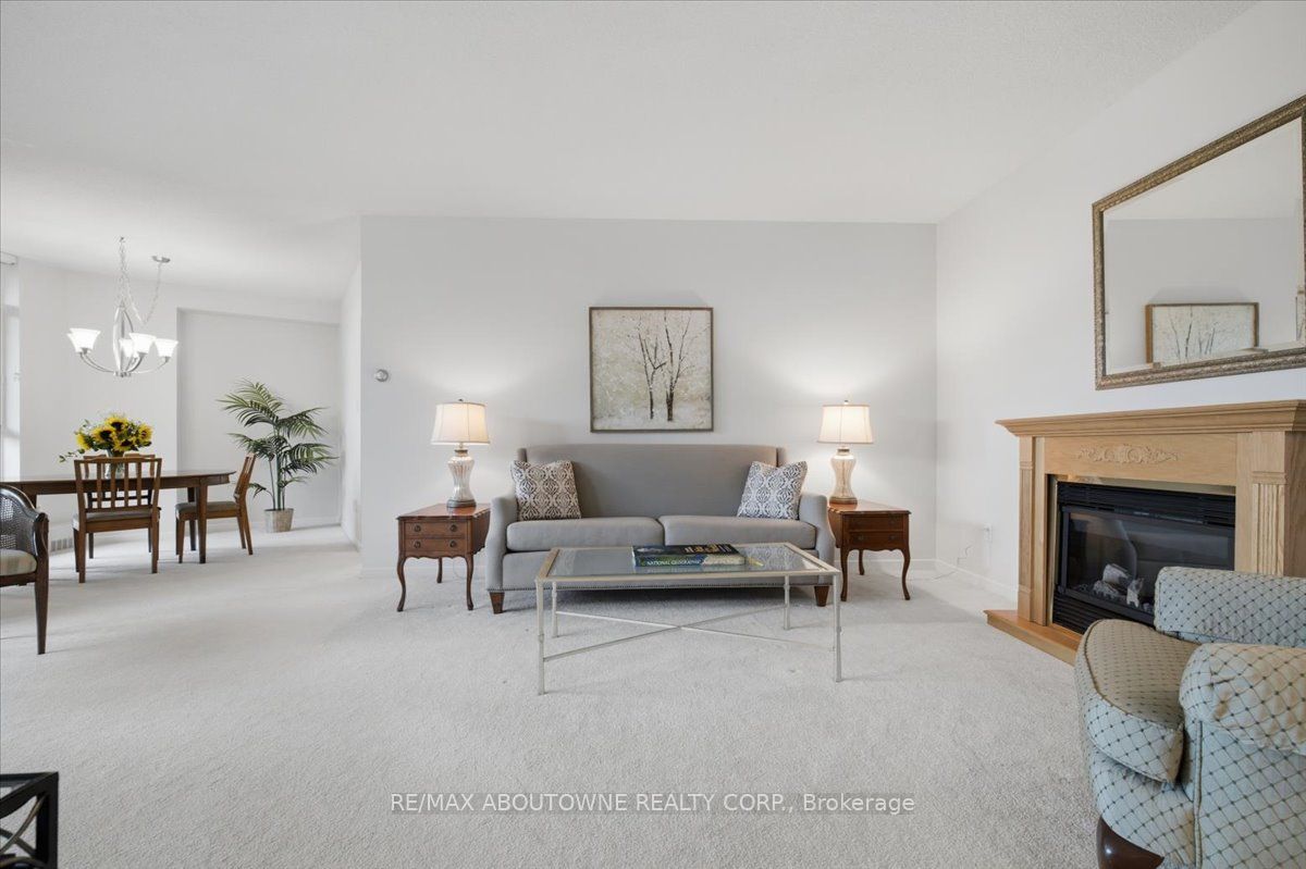 5250 Lakeshore Road 401
