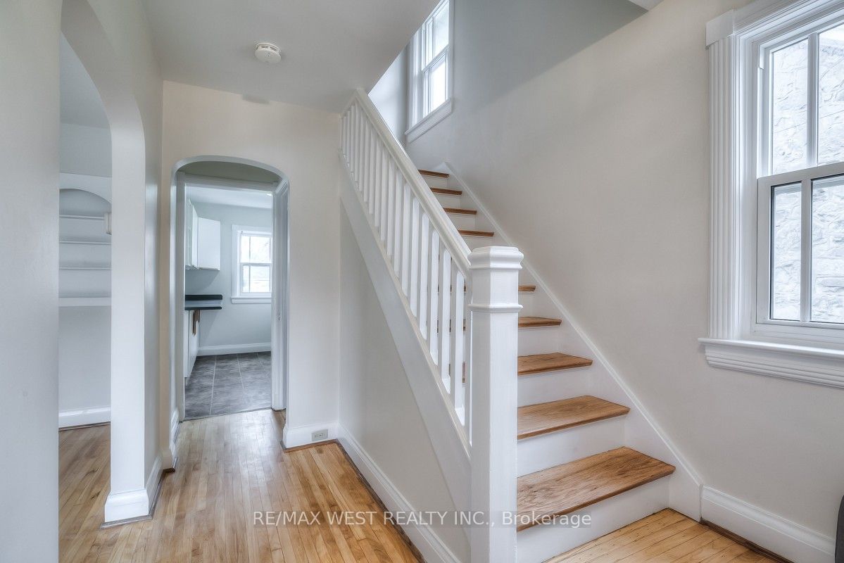 1109 Royal York Road