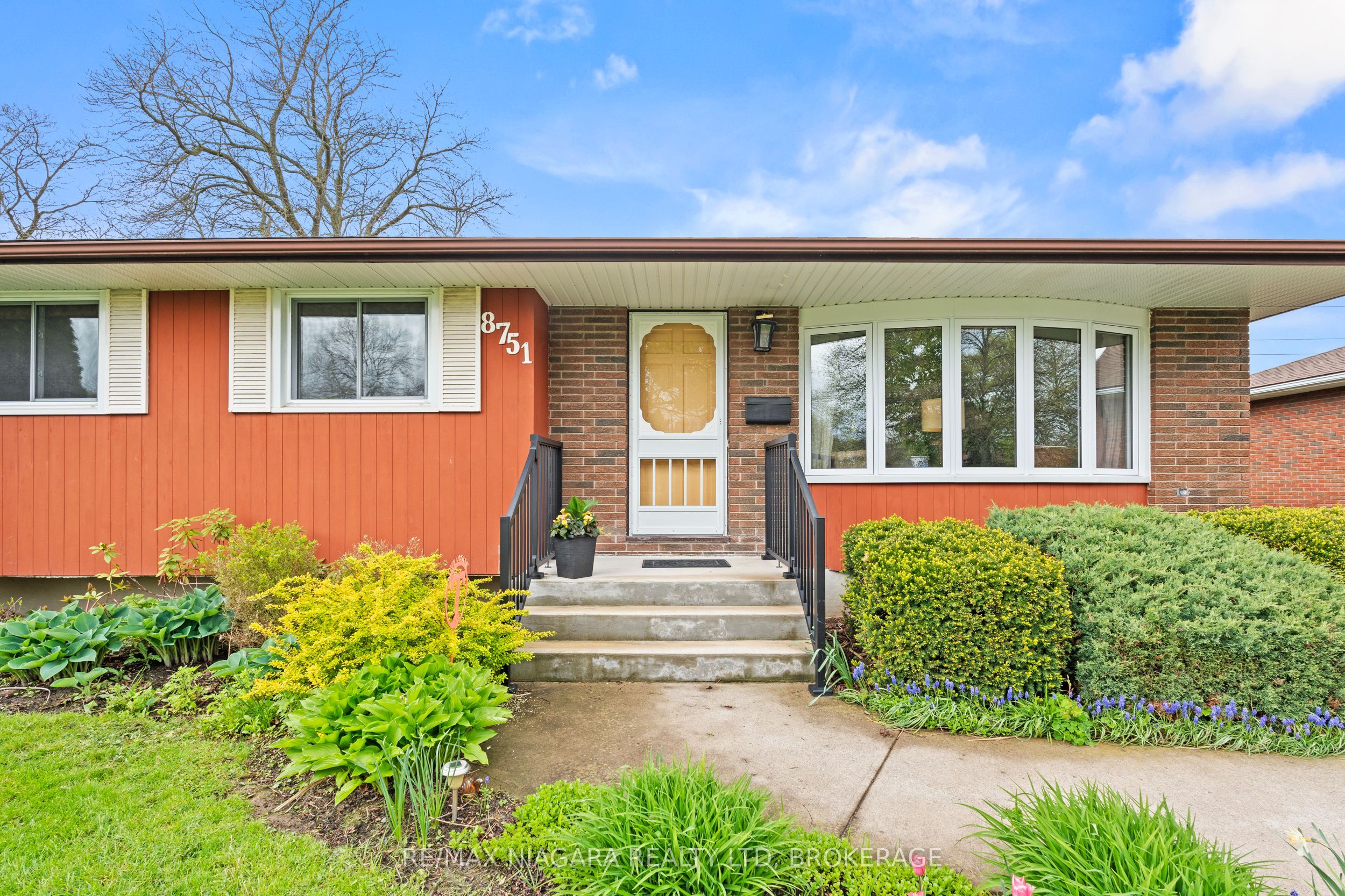 8751 Banting Avenue
