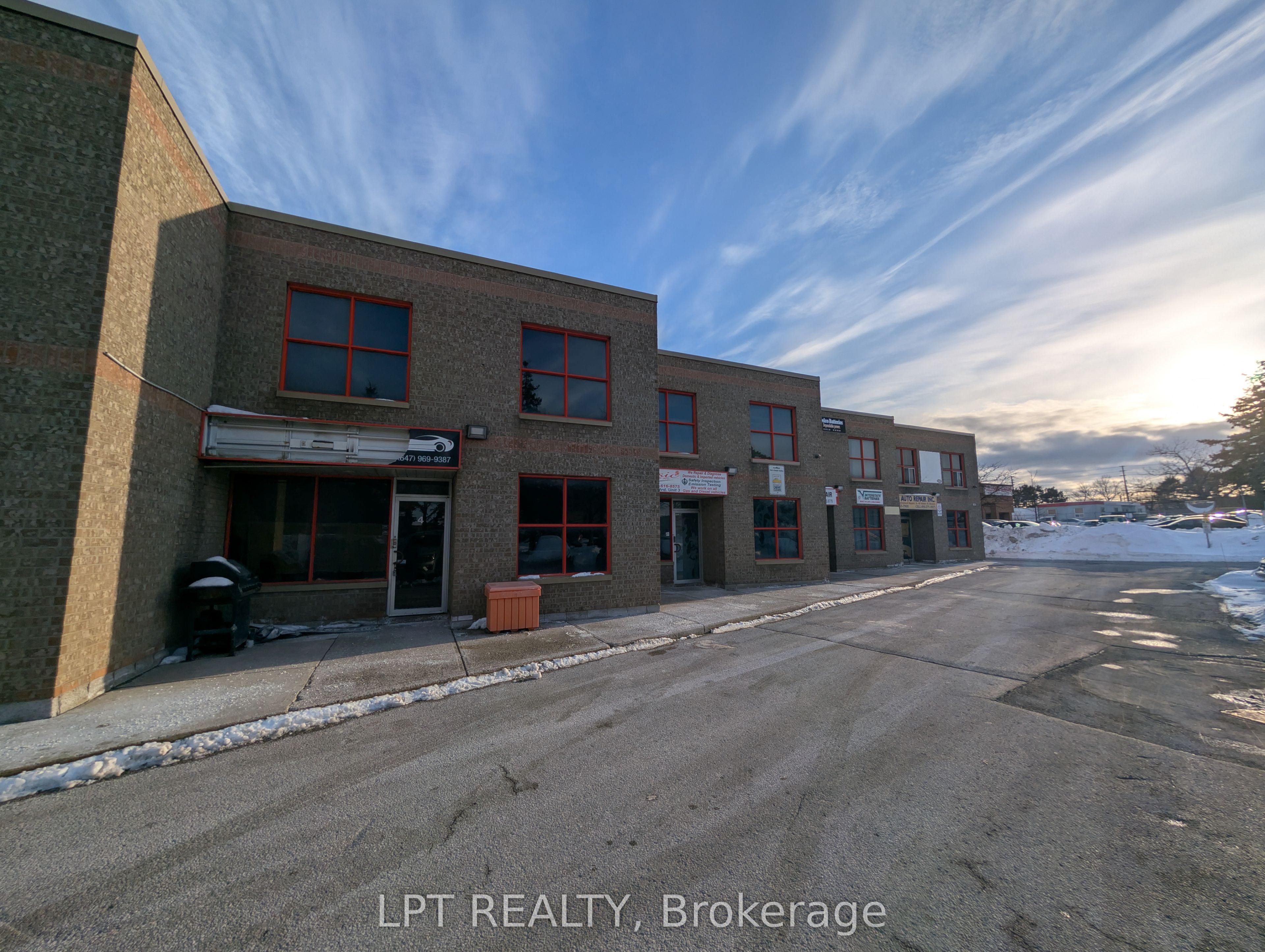 181 Woodstream Boulevard 4