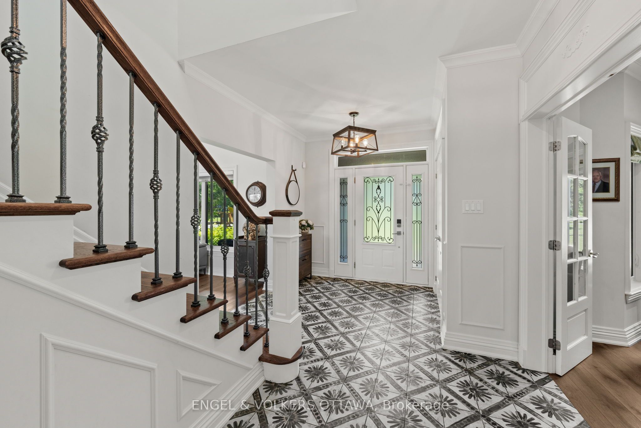 5833A Rideau Valley Drive N