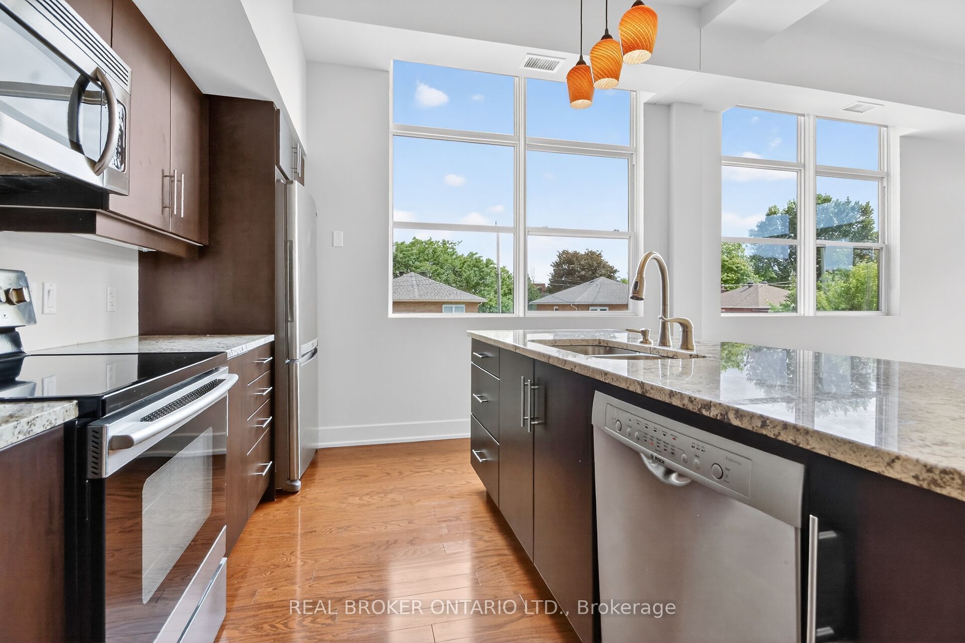345 St Denis Street 207