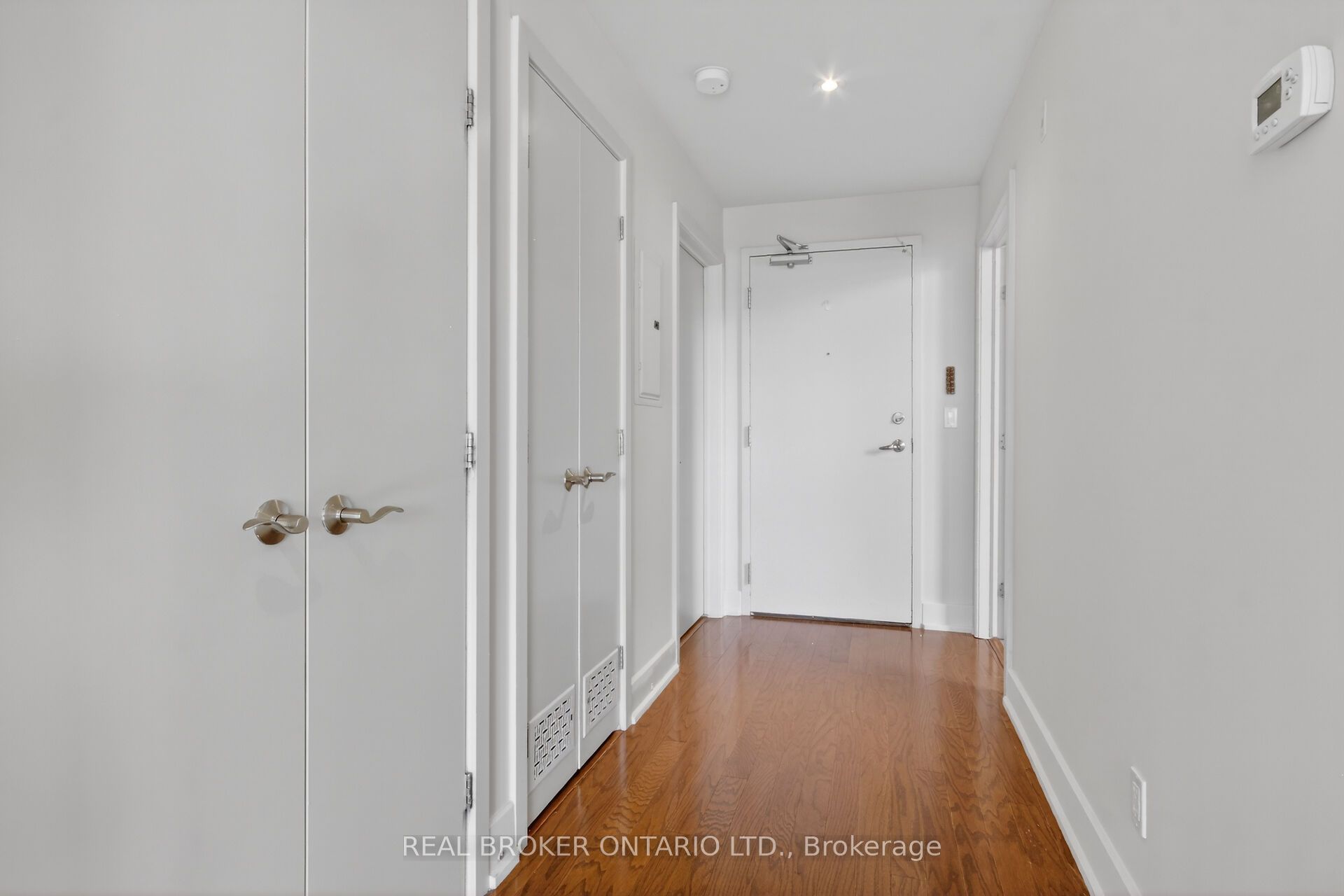 345 St Denis Street 207