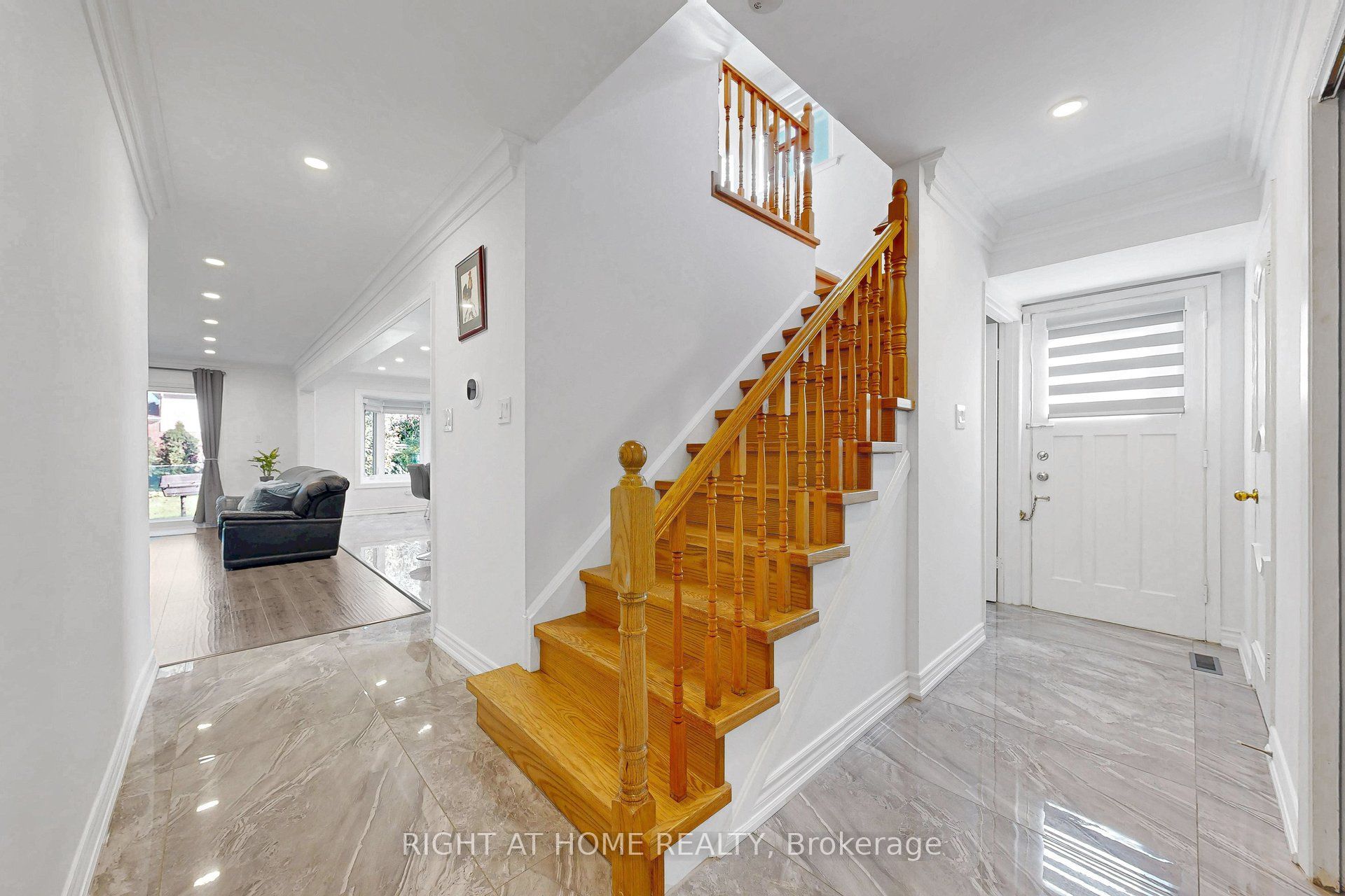 77 PEBBLEHILL Square