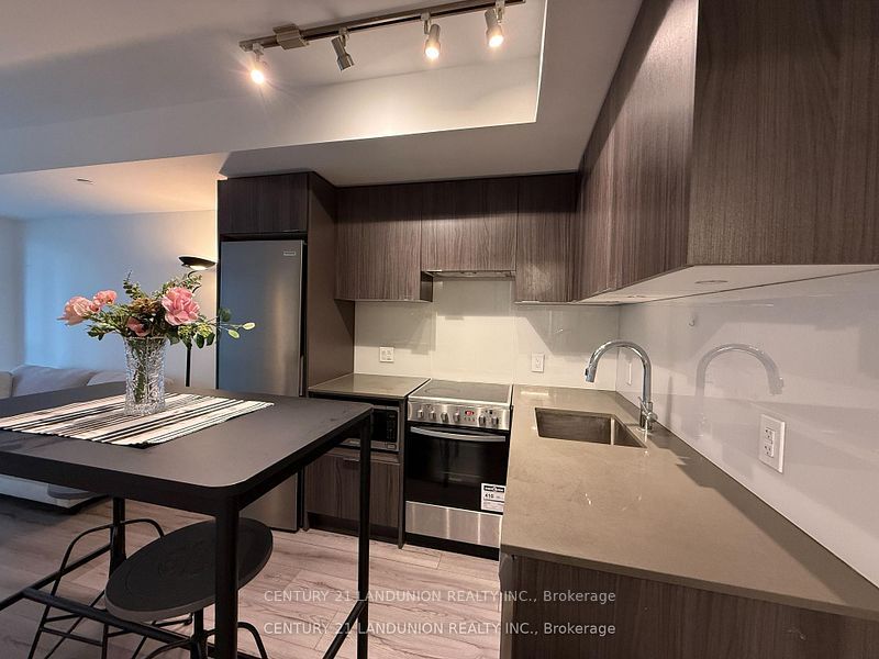395 Bloor Street E 1603