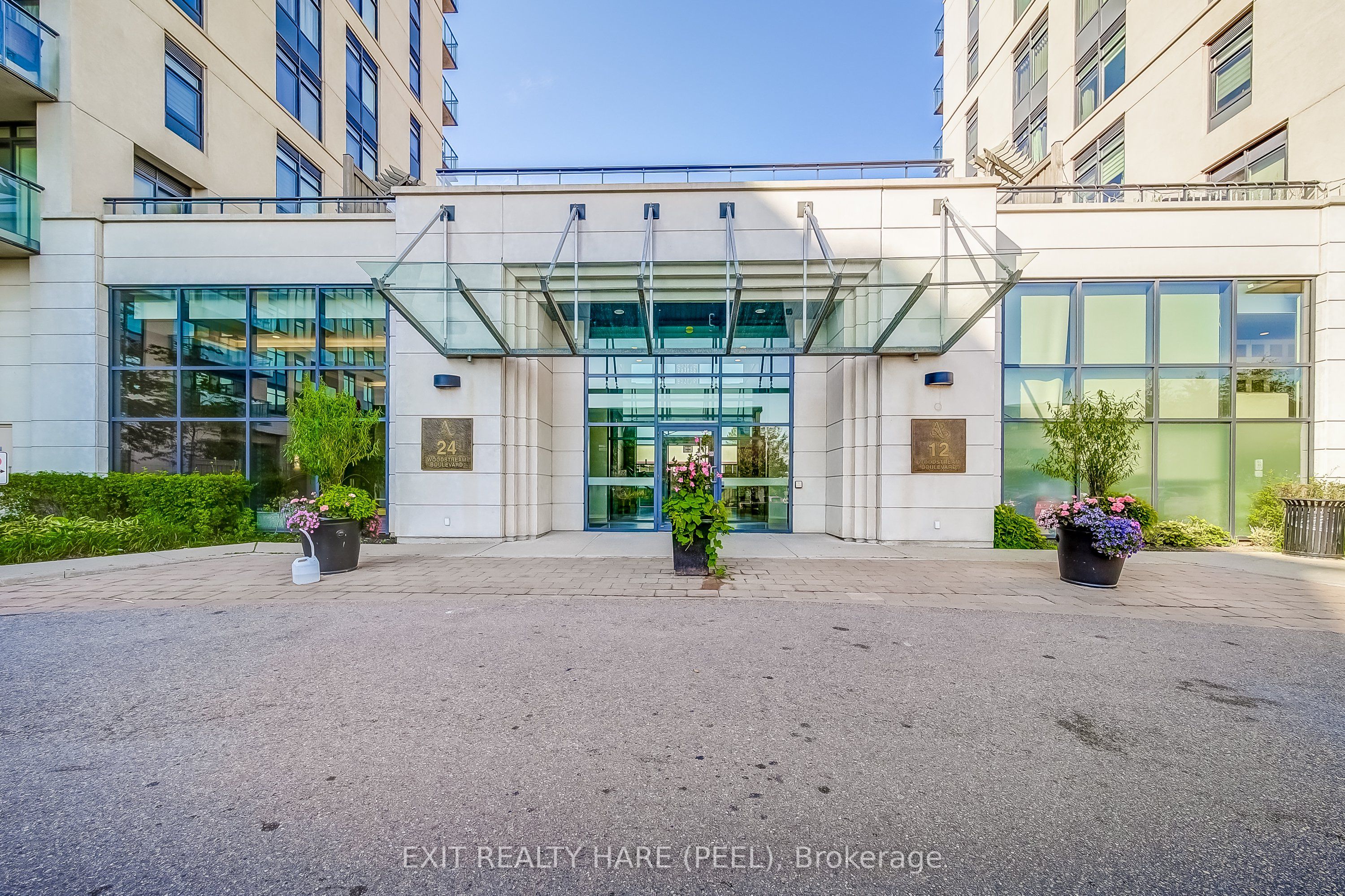 12 Woodstream Boulevard 706