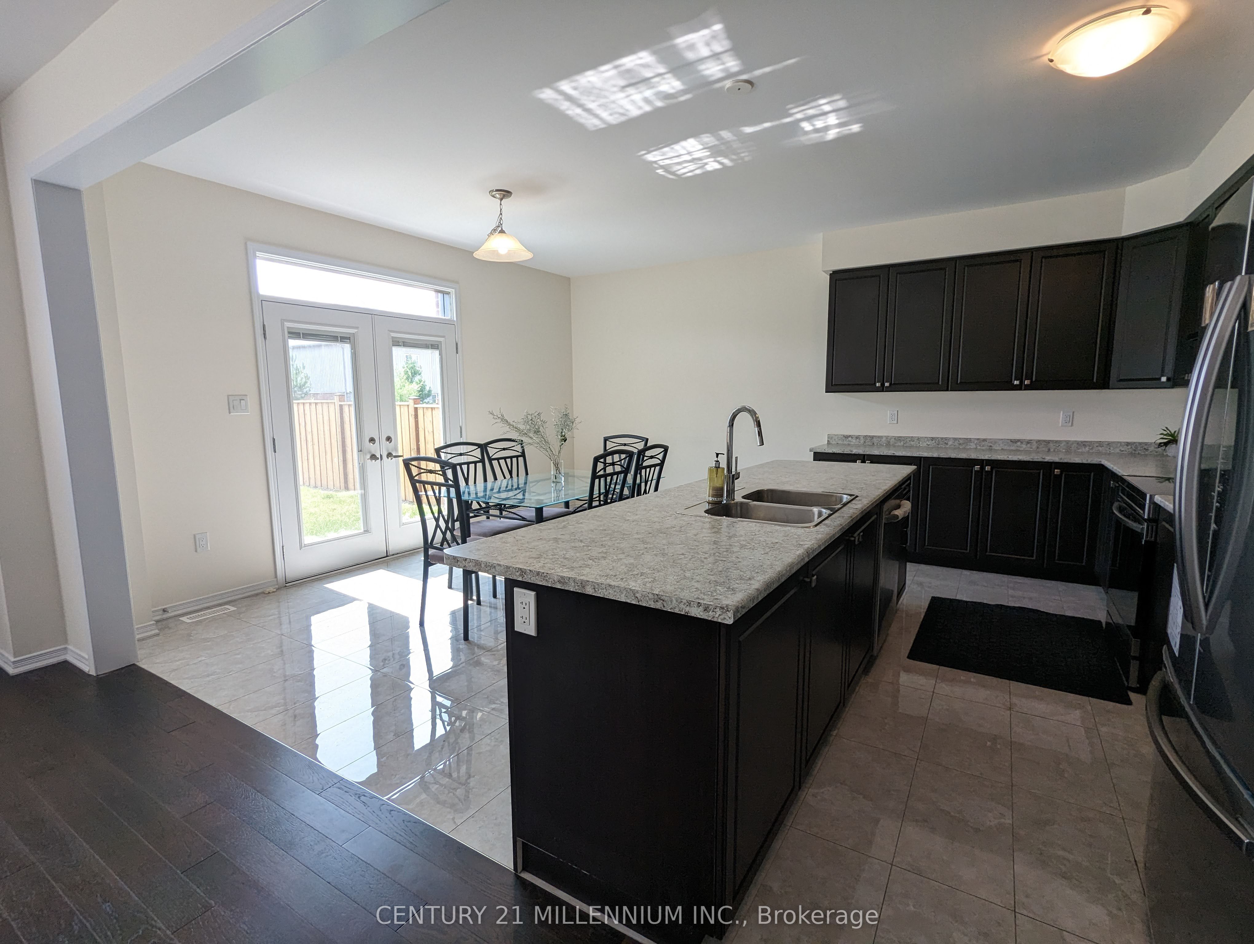 194 Woolwich Street S