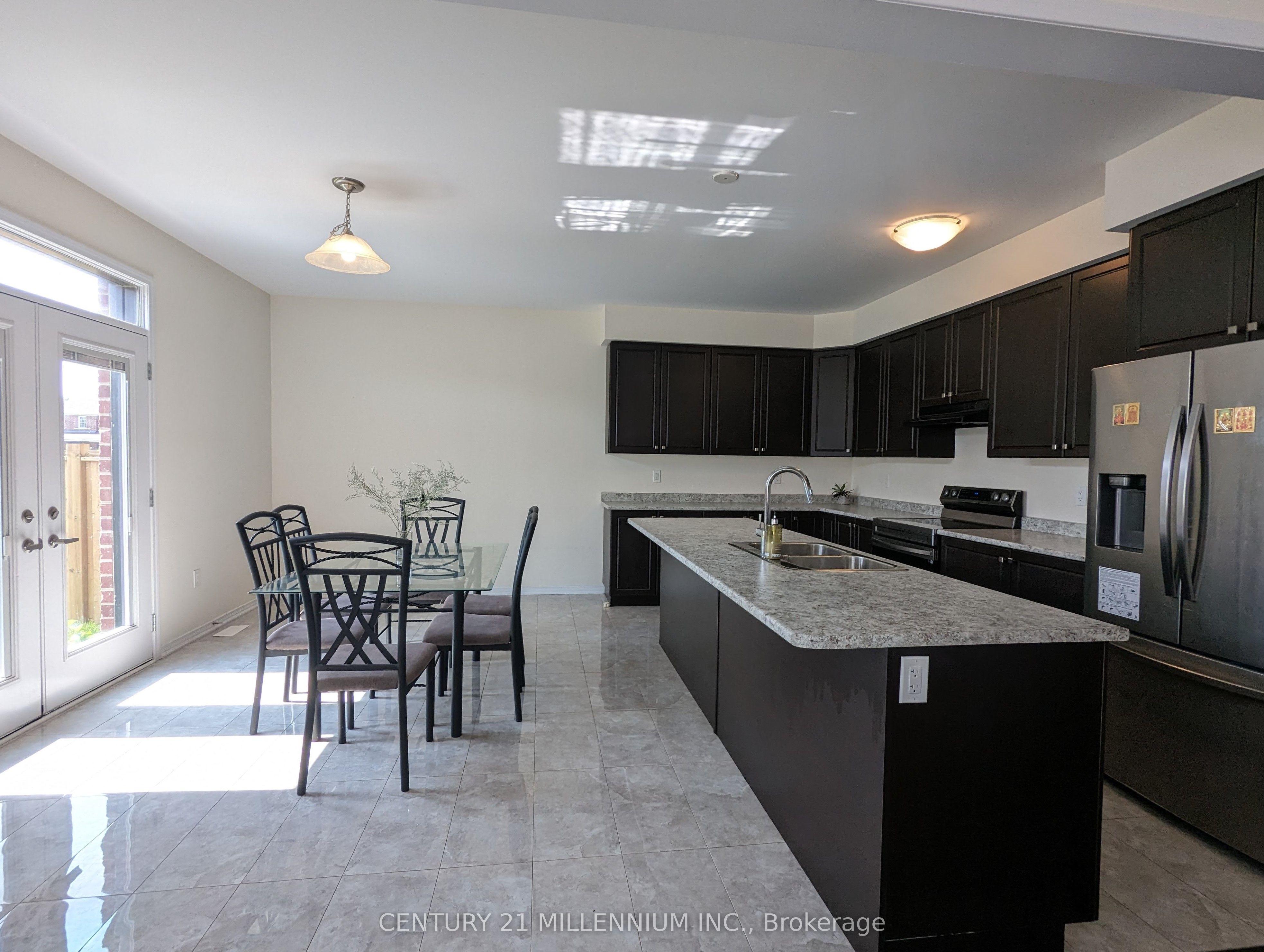 194 Woolwich Street S