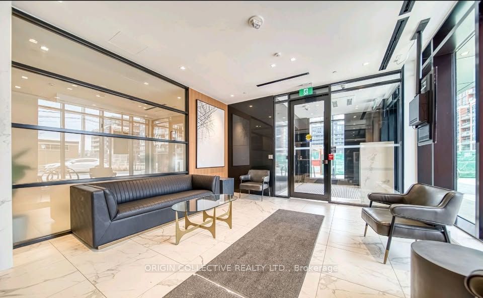 8 Tippett Road E 1401