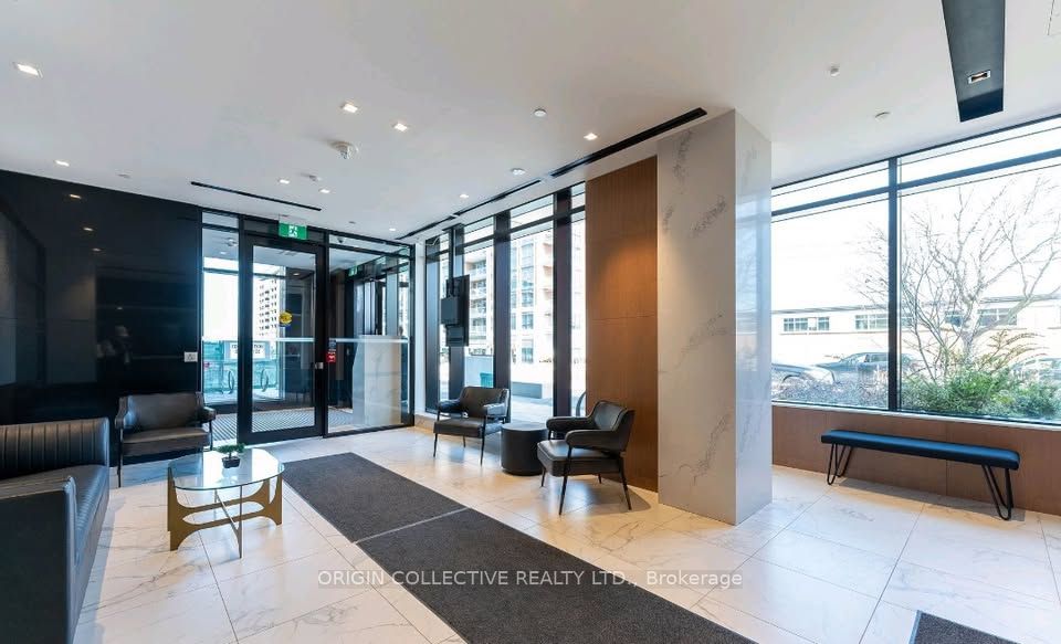 8 Tippett Road E 1401