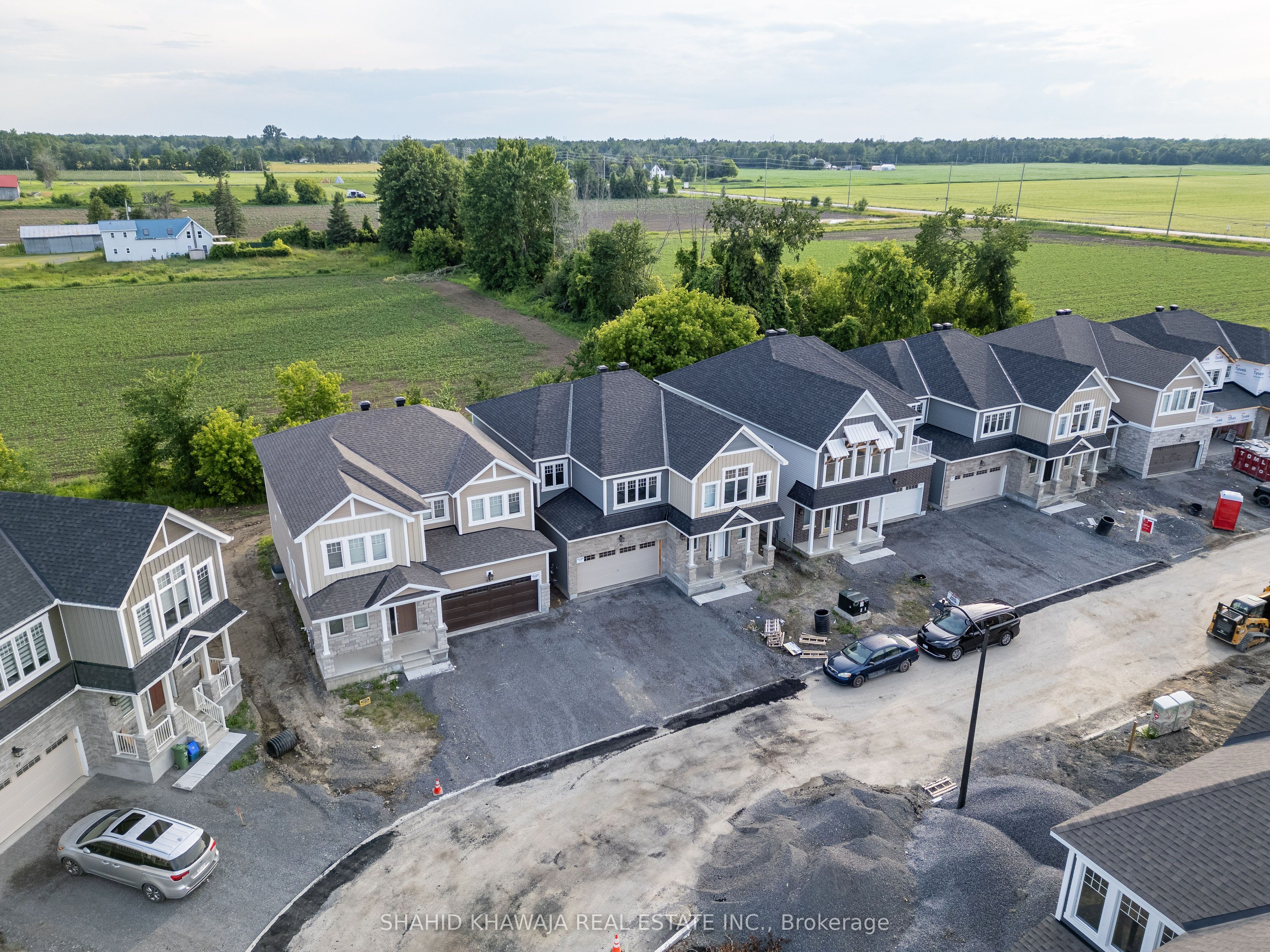 93 Hackamore Crescent