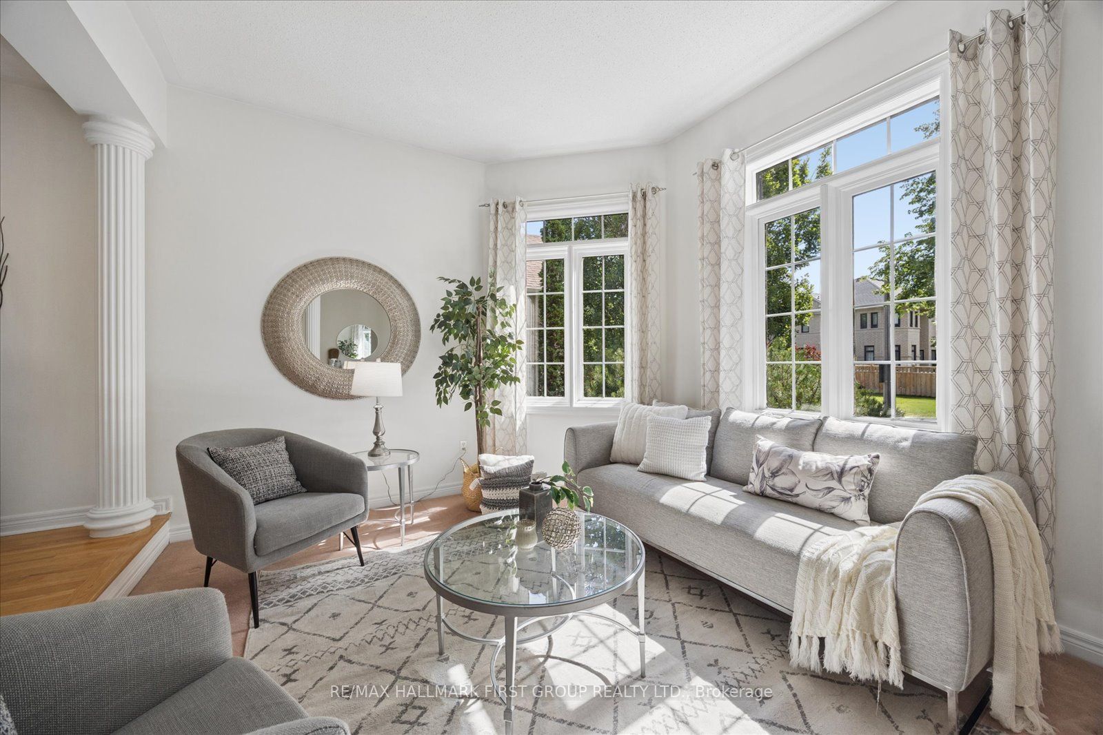2352 Canterbury Crescent