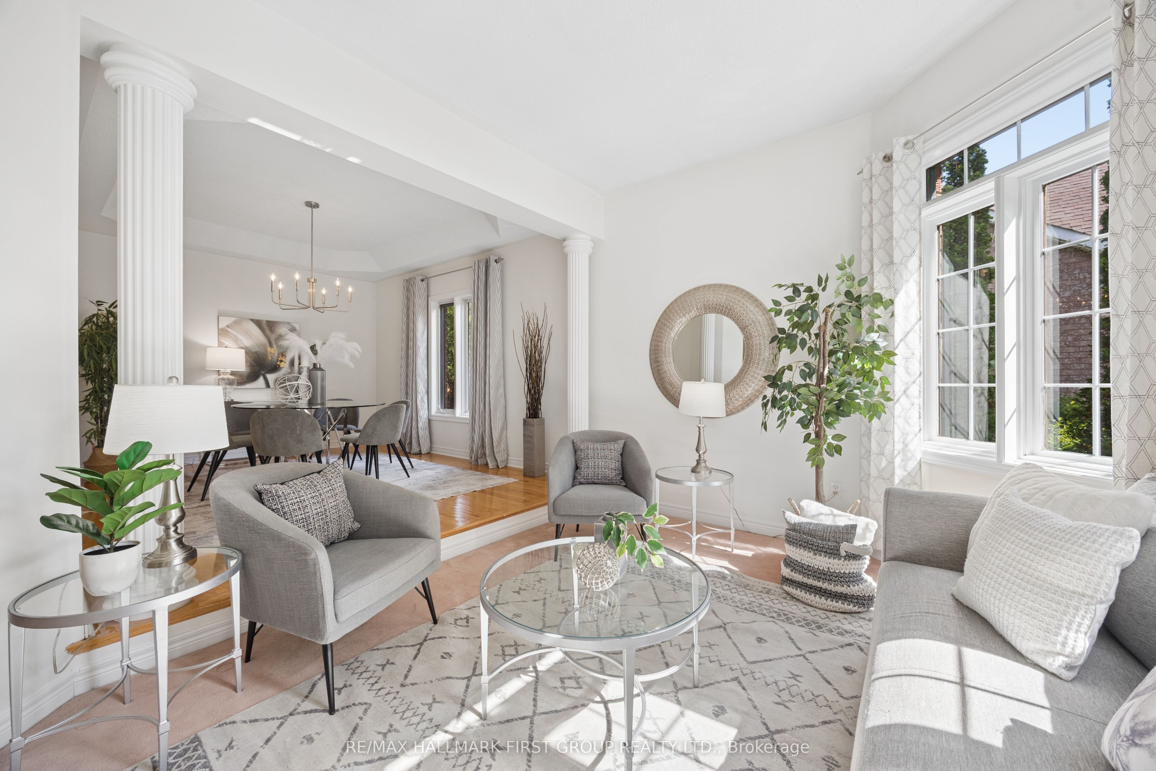 2352 Canterbury Crescent