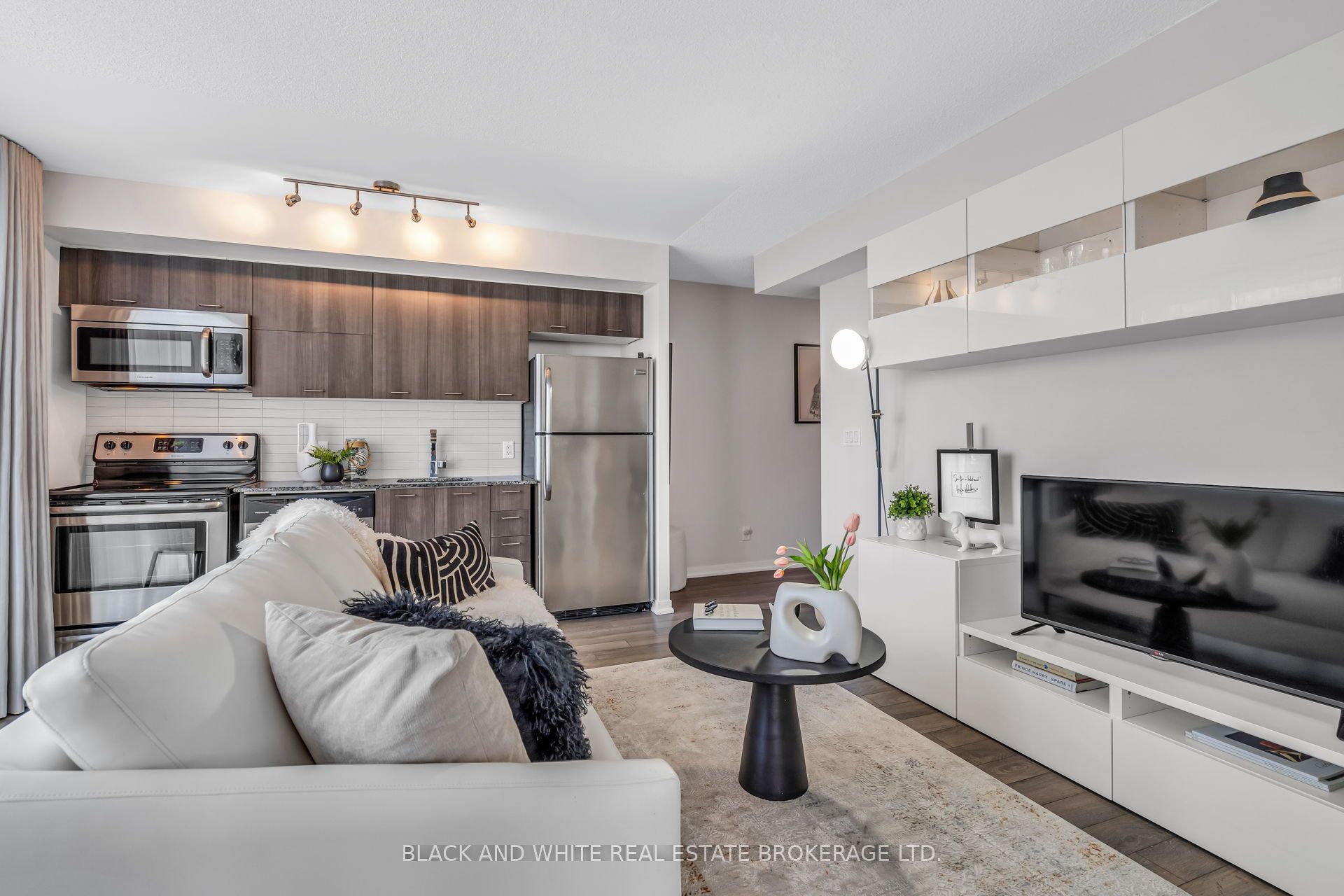 20 Joe Shuster Way 403