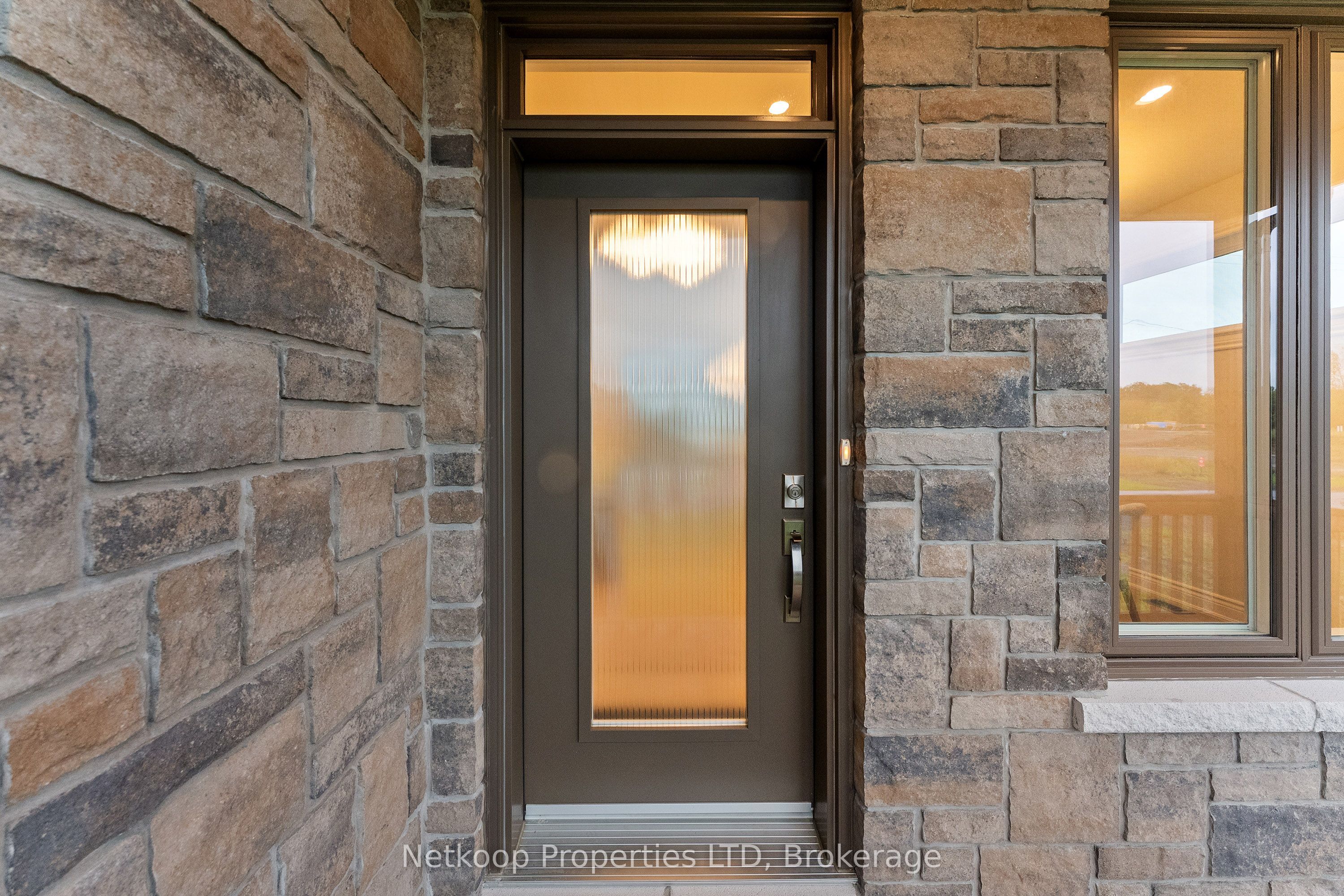 9 Billings Avenue W